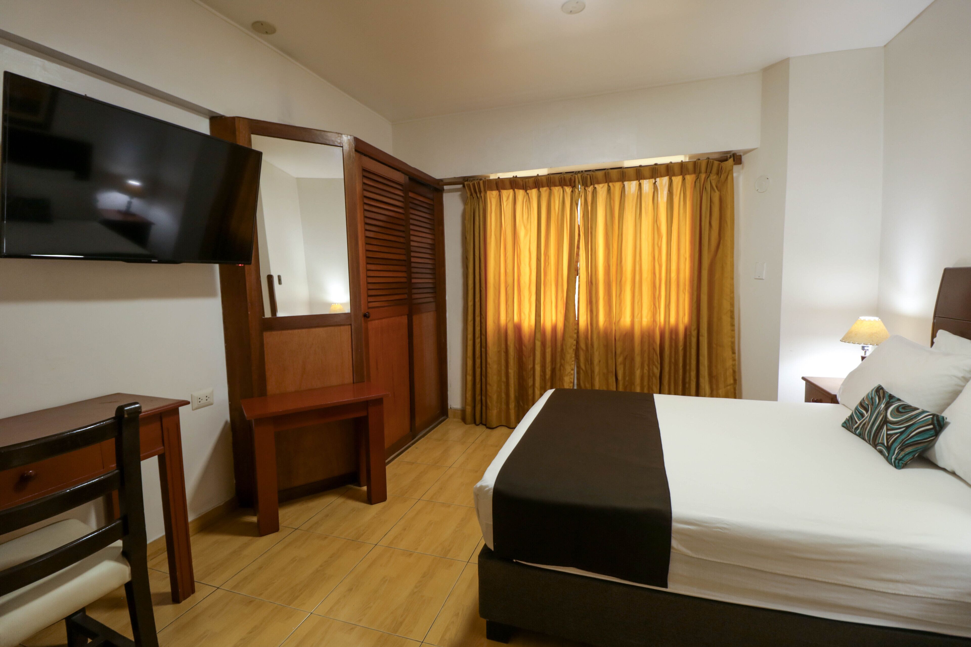 Epiqus Hotel