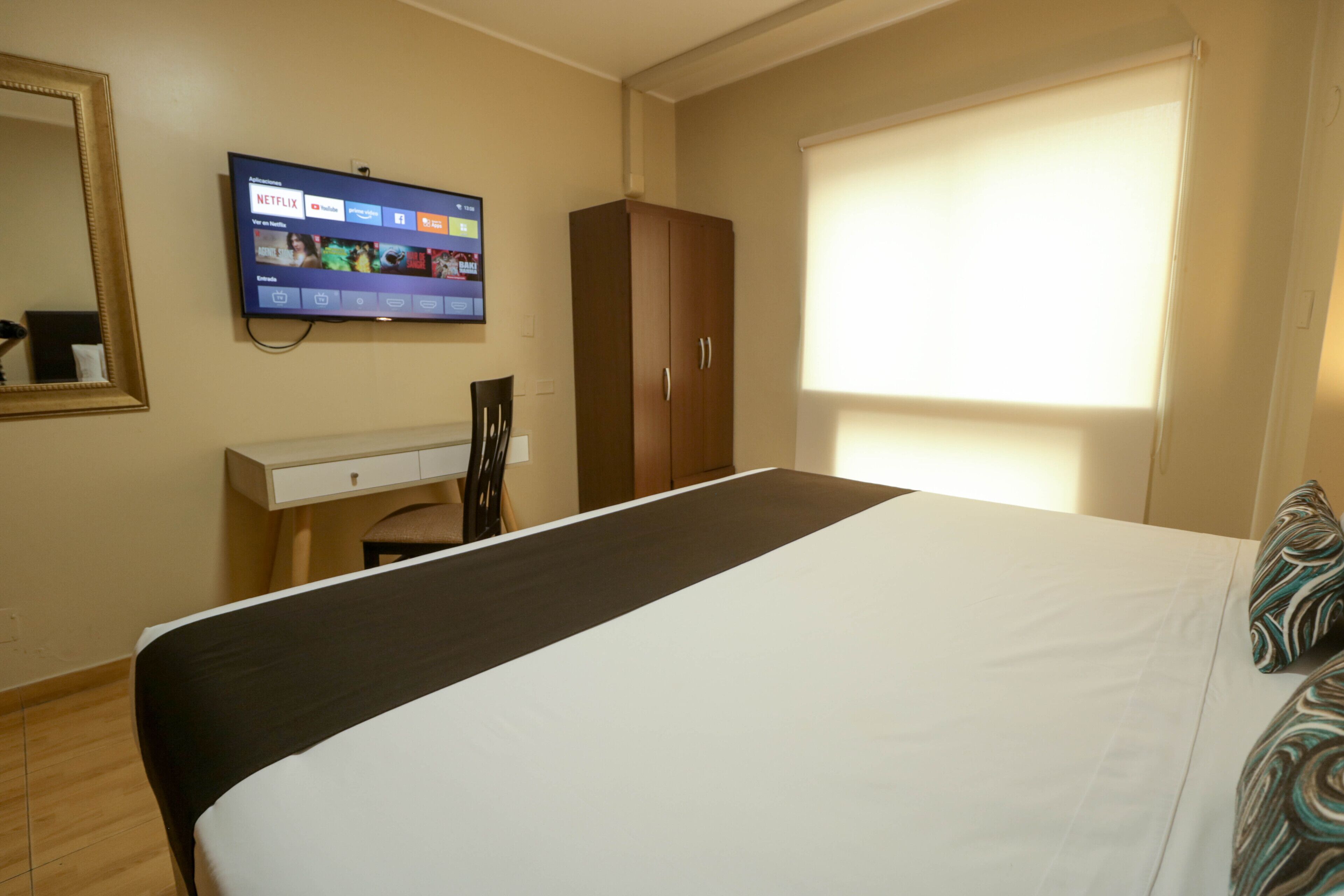 Epiqus Hotel
