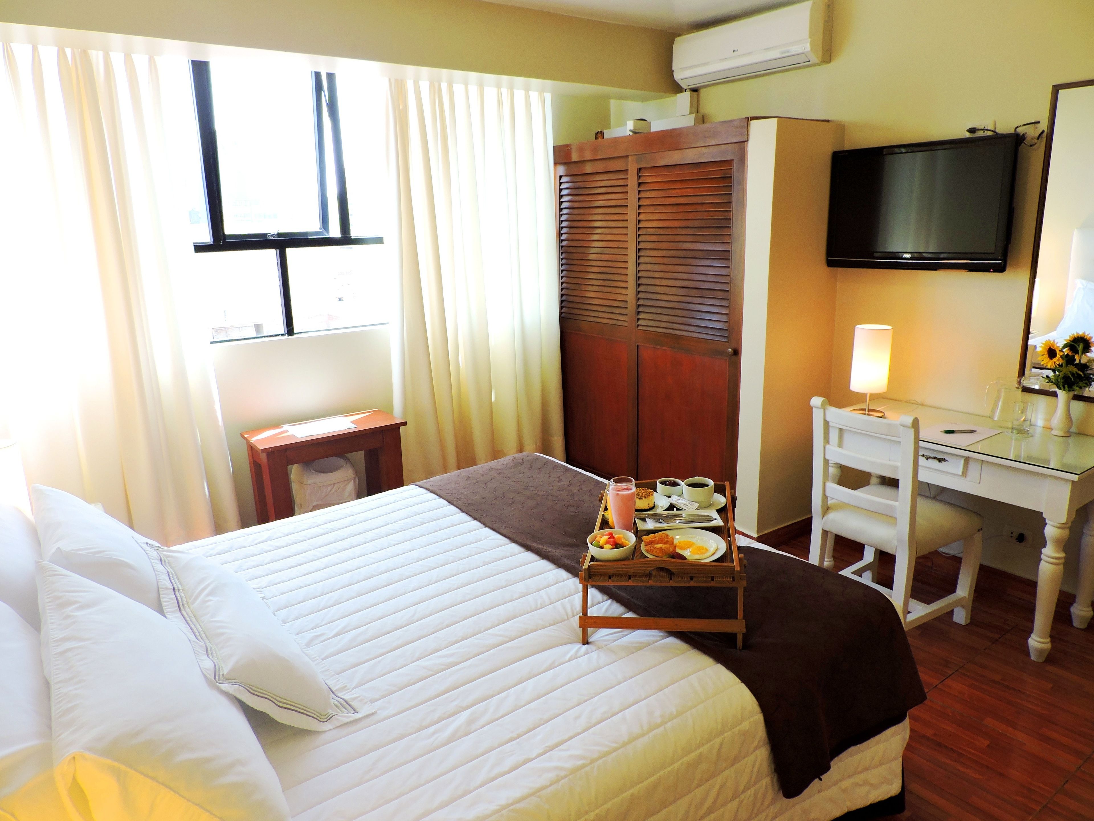 Epiqus Hotel