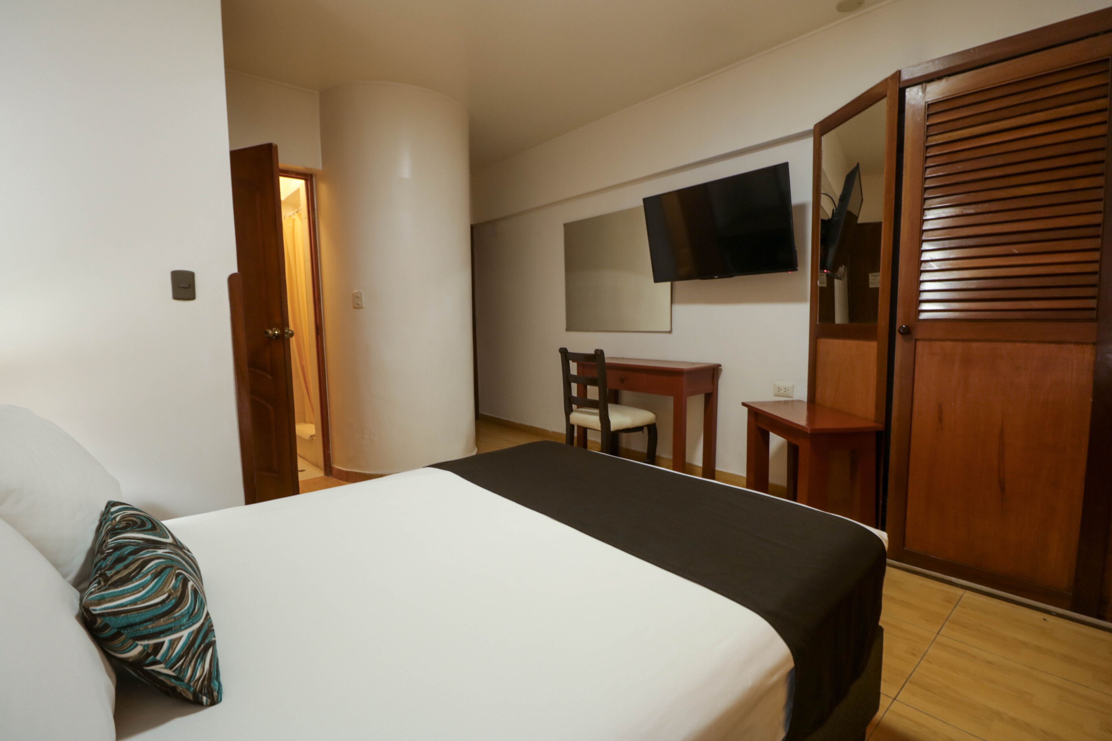 Epiqus Hotel