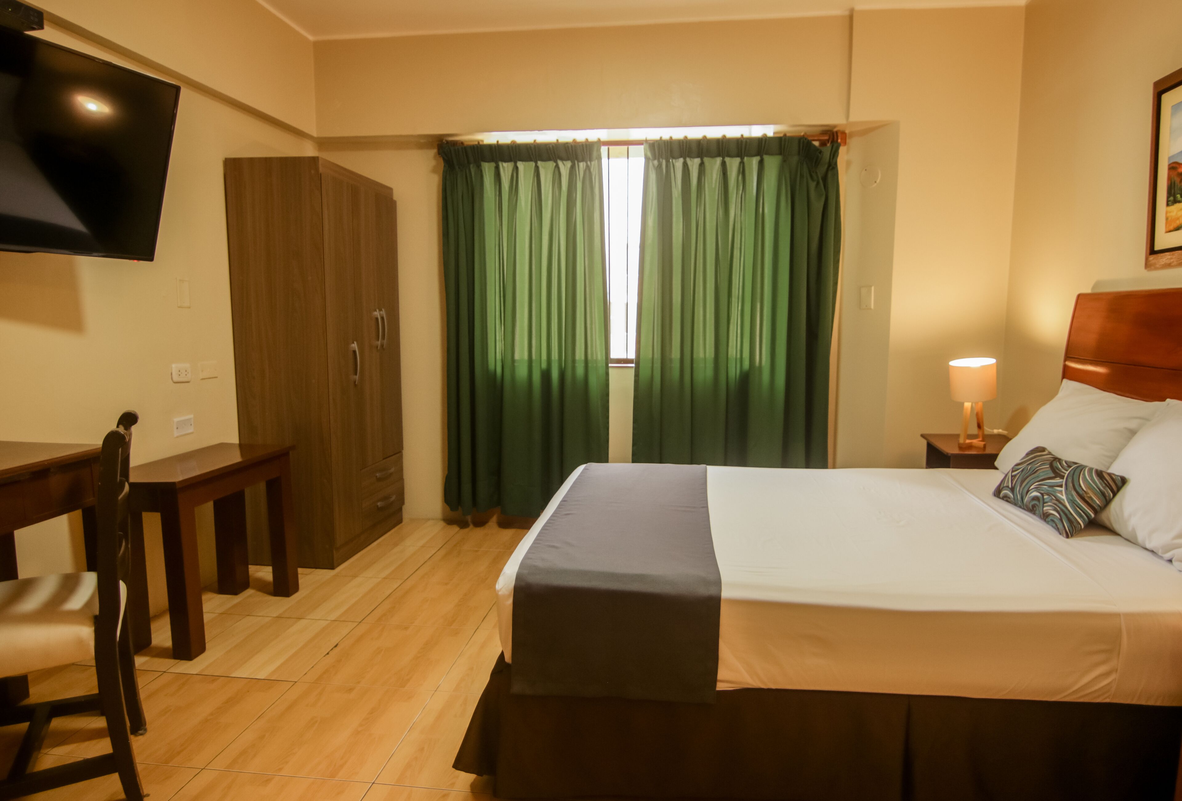 Epiqus Hotel