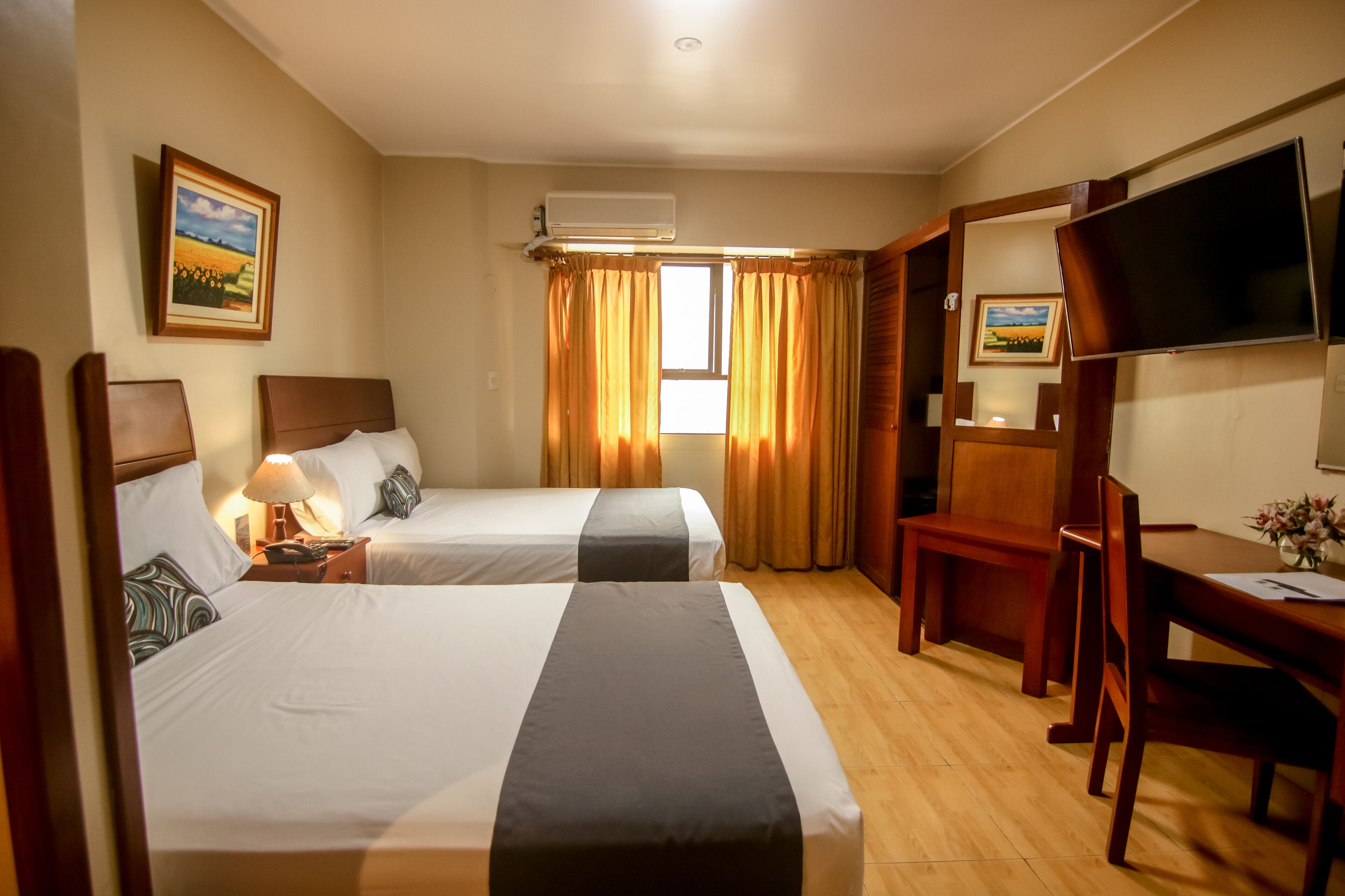 Epiqus Hotel
