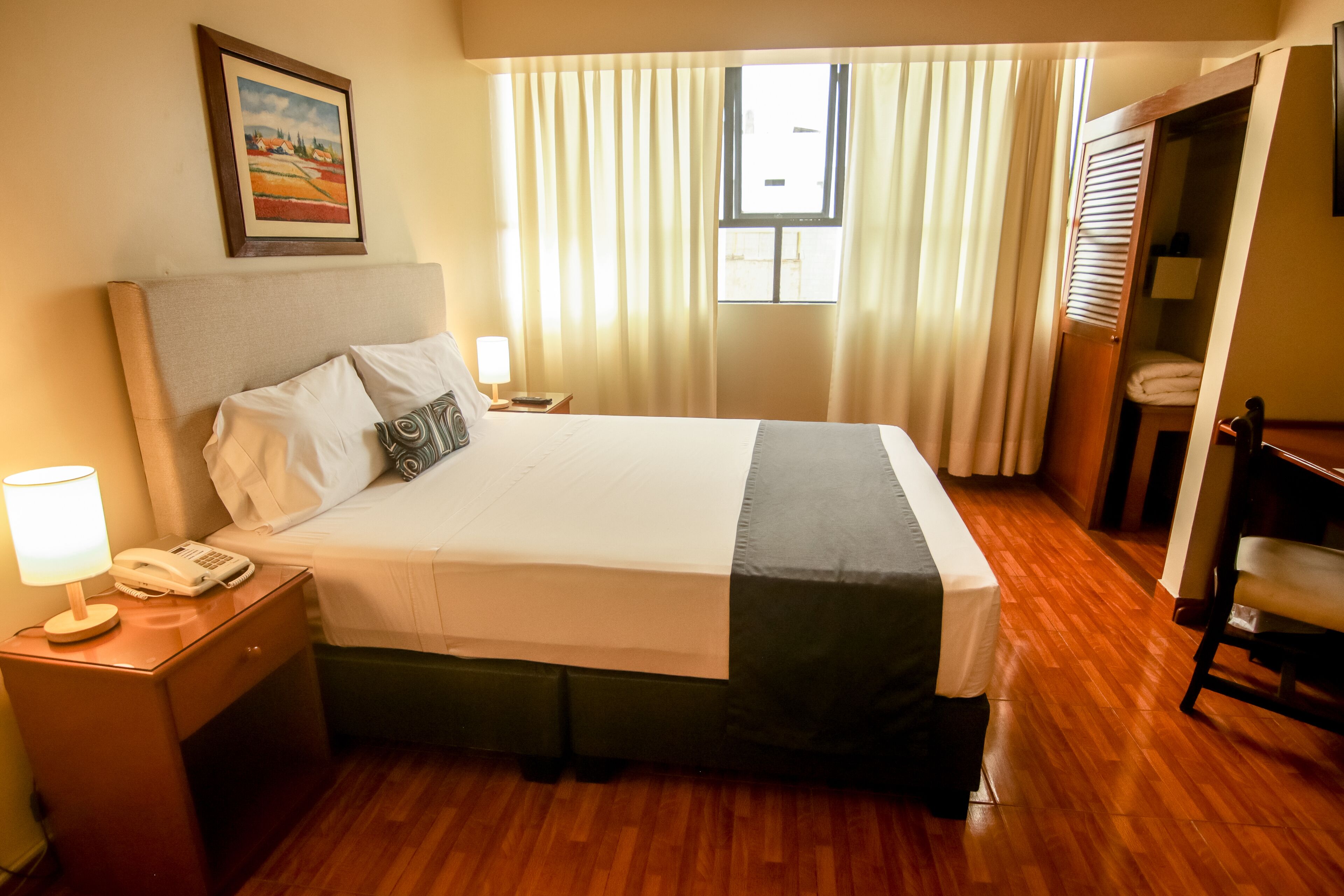 Epiqus Hotel