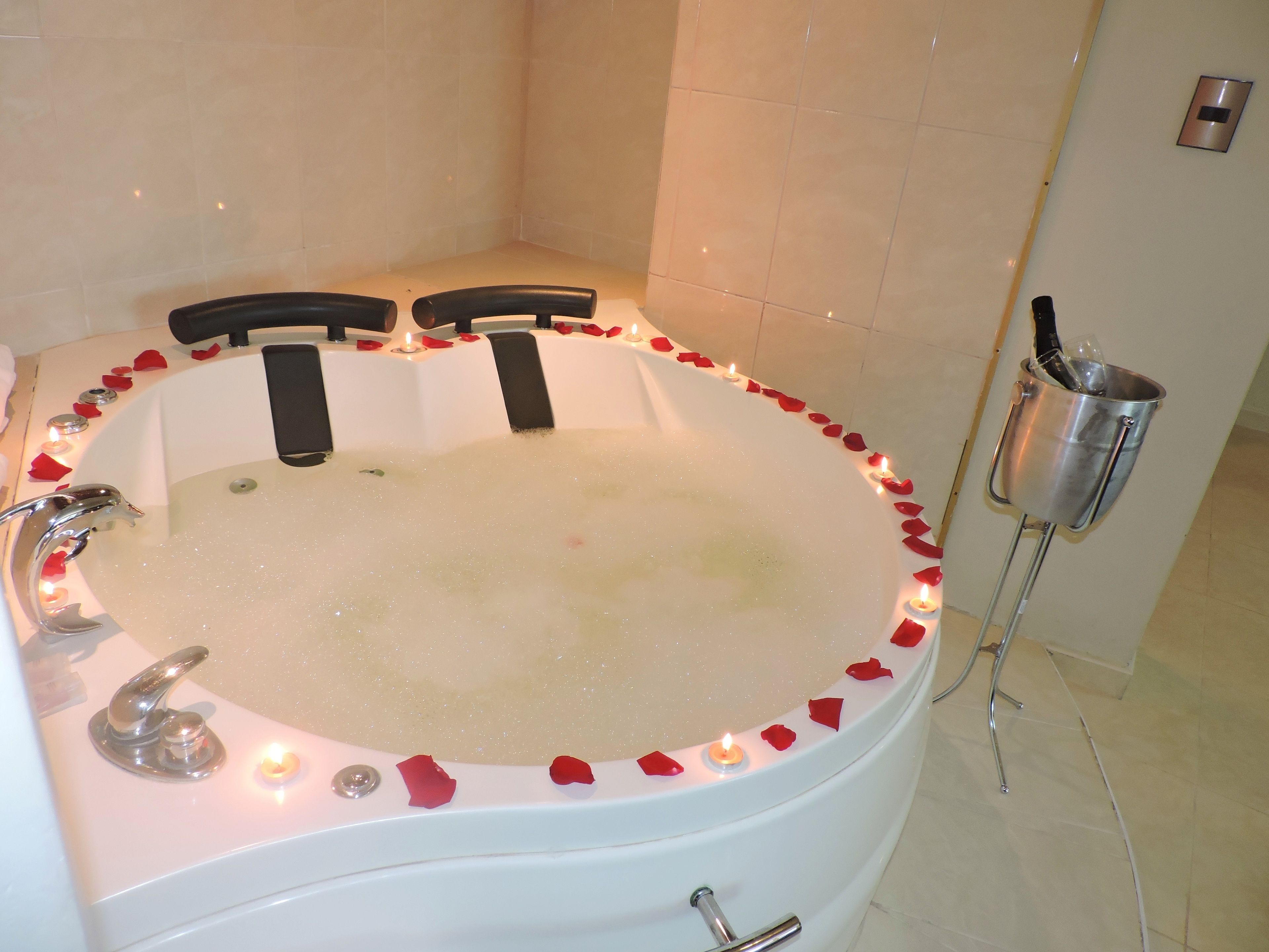 Epiqus Hotel