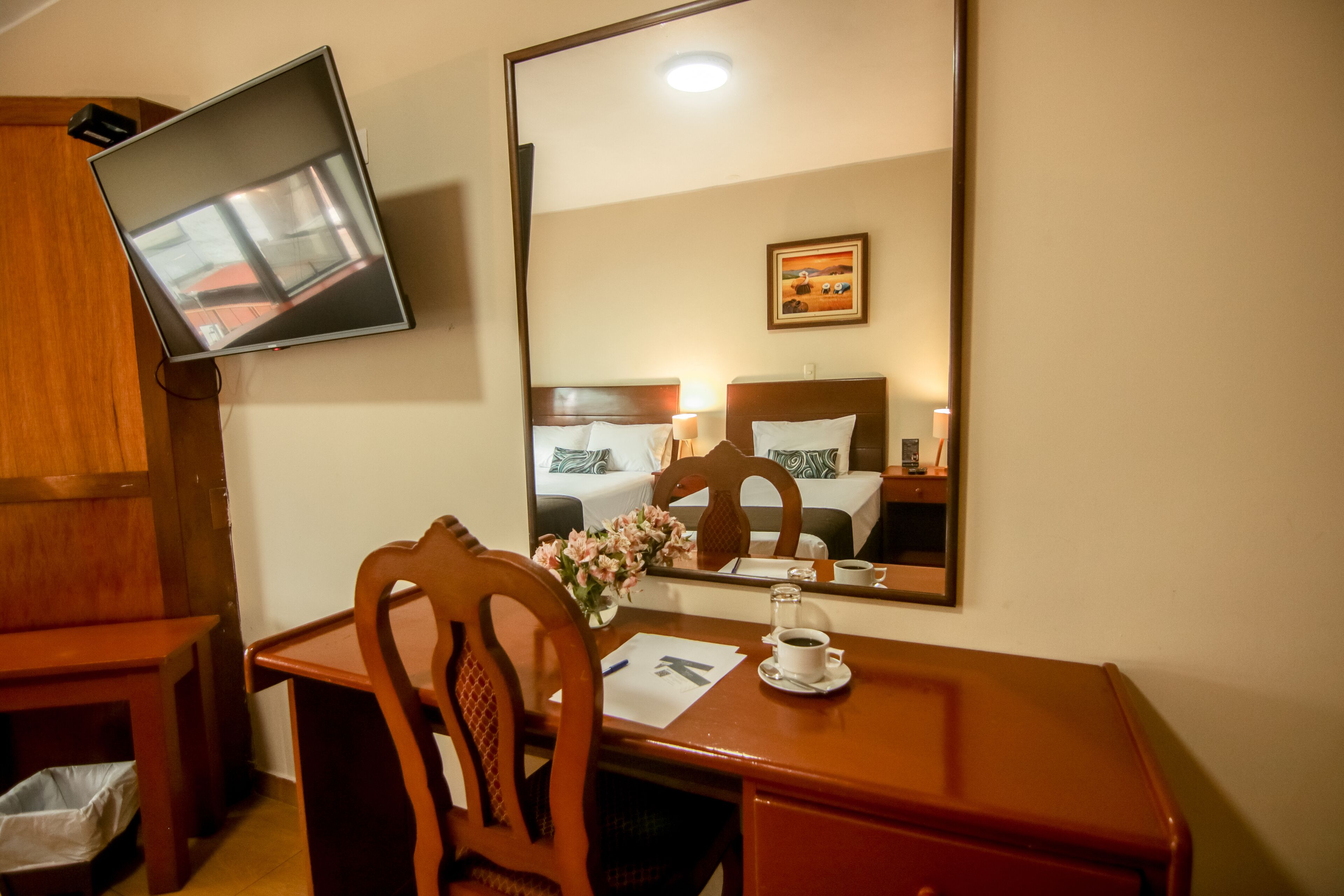 Epiqus Hotel