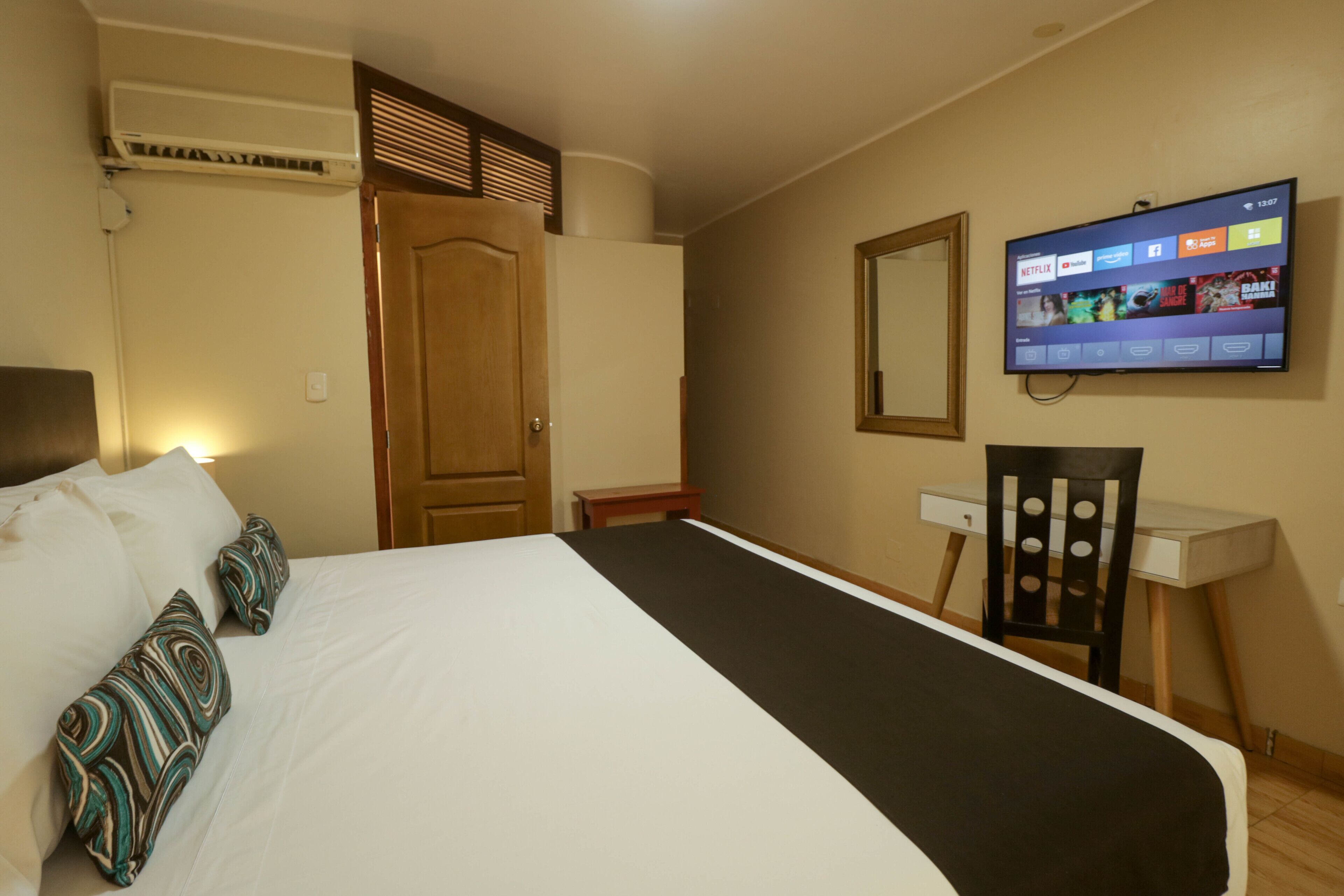 Epiqus Hotel