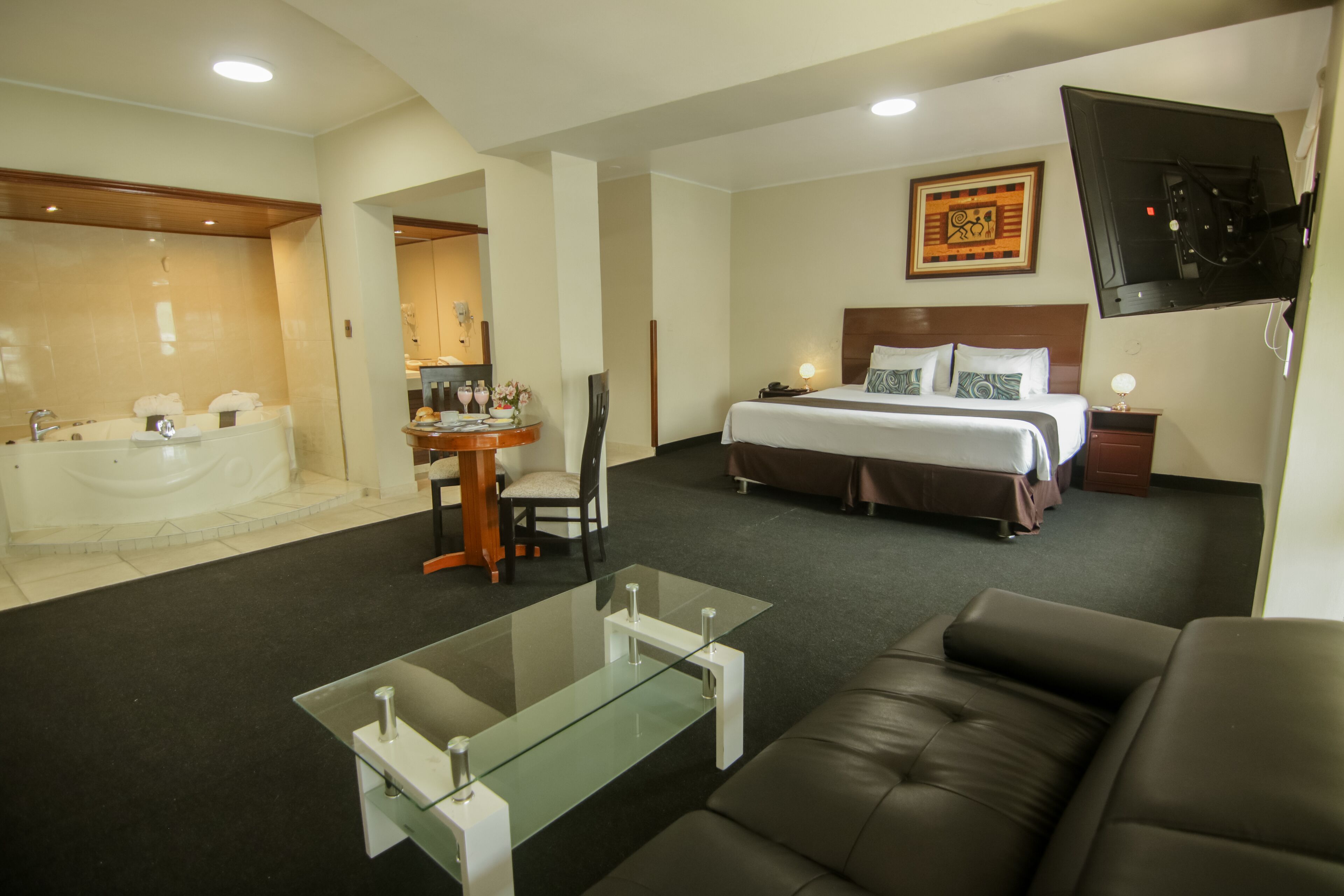 Epiqus Hotel