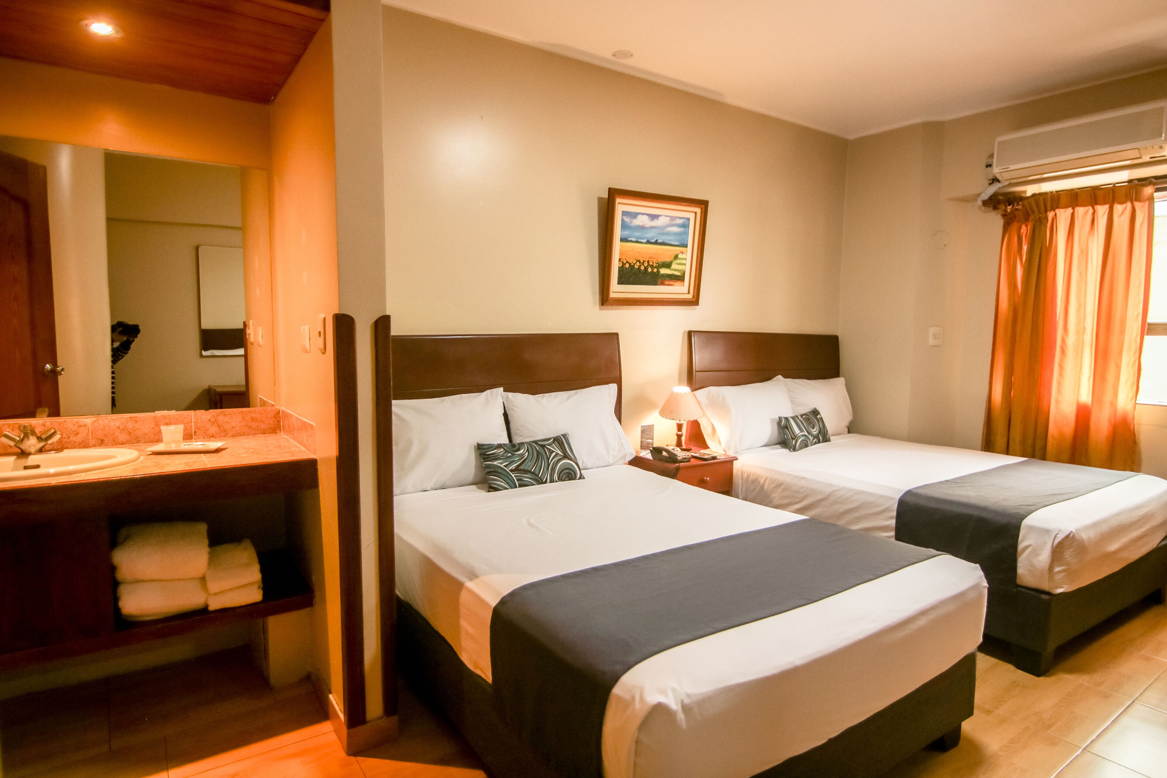 Epiqus Hotel