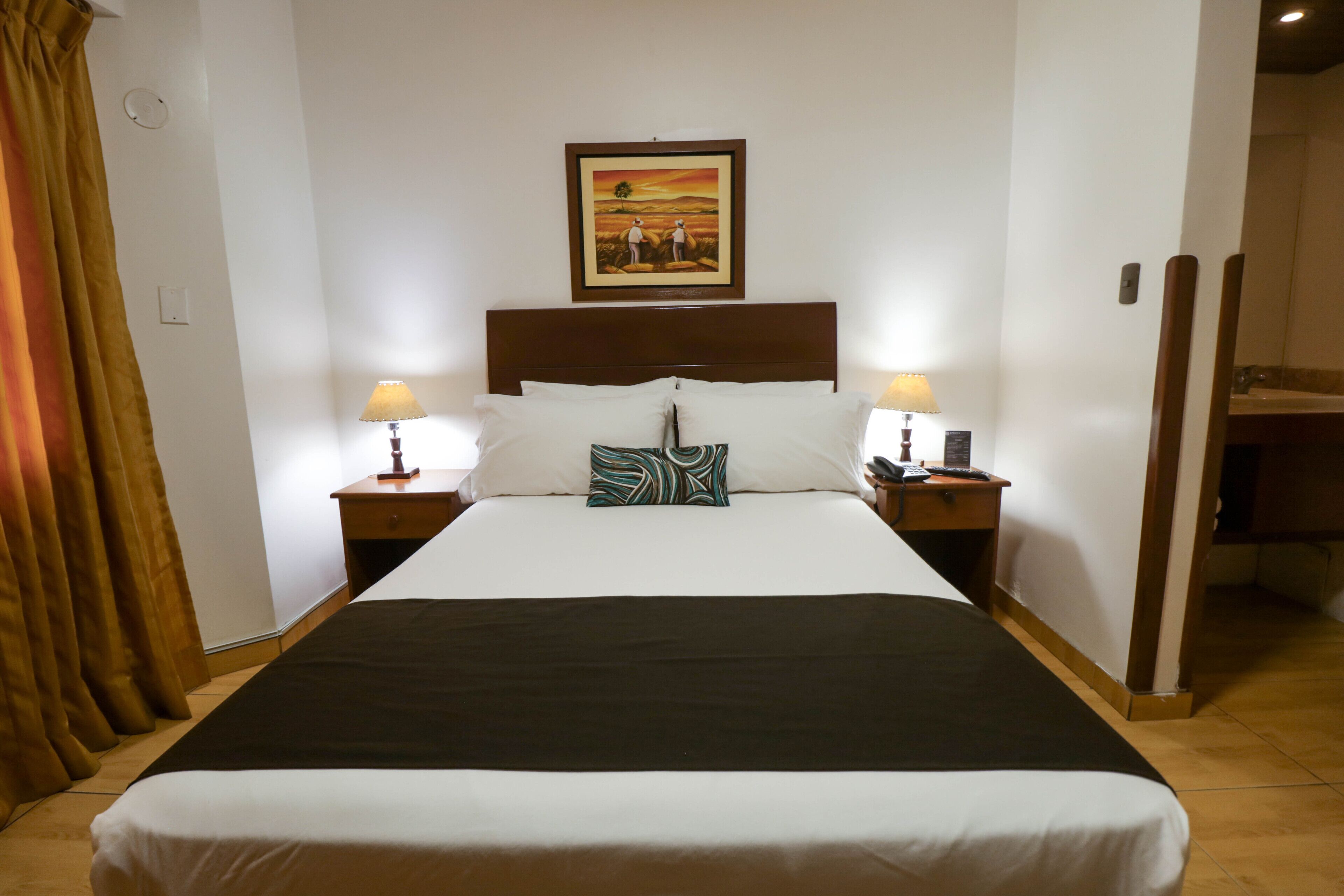 Epiqus Hotel