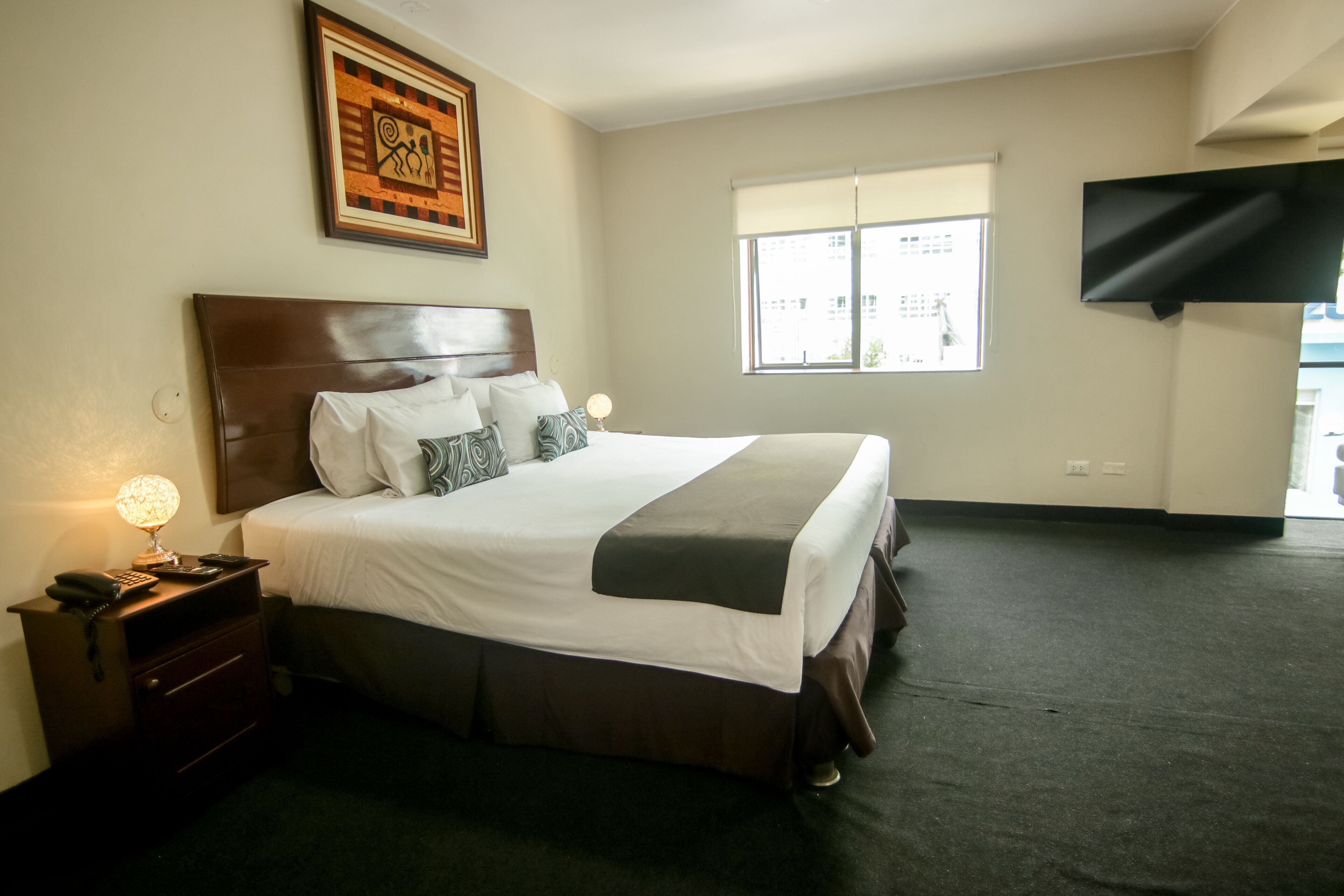 Epiqus Hotel