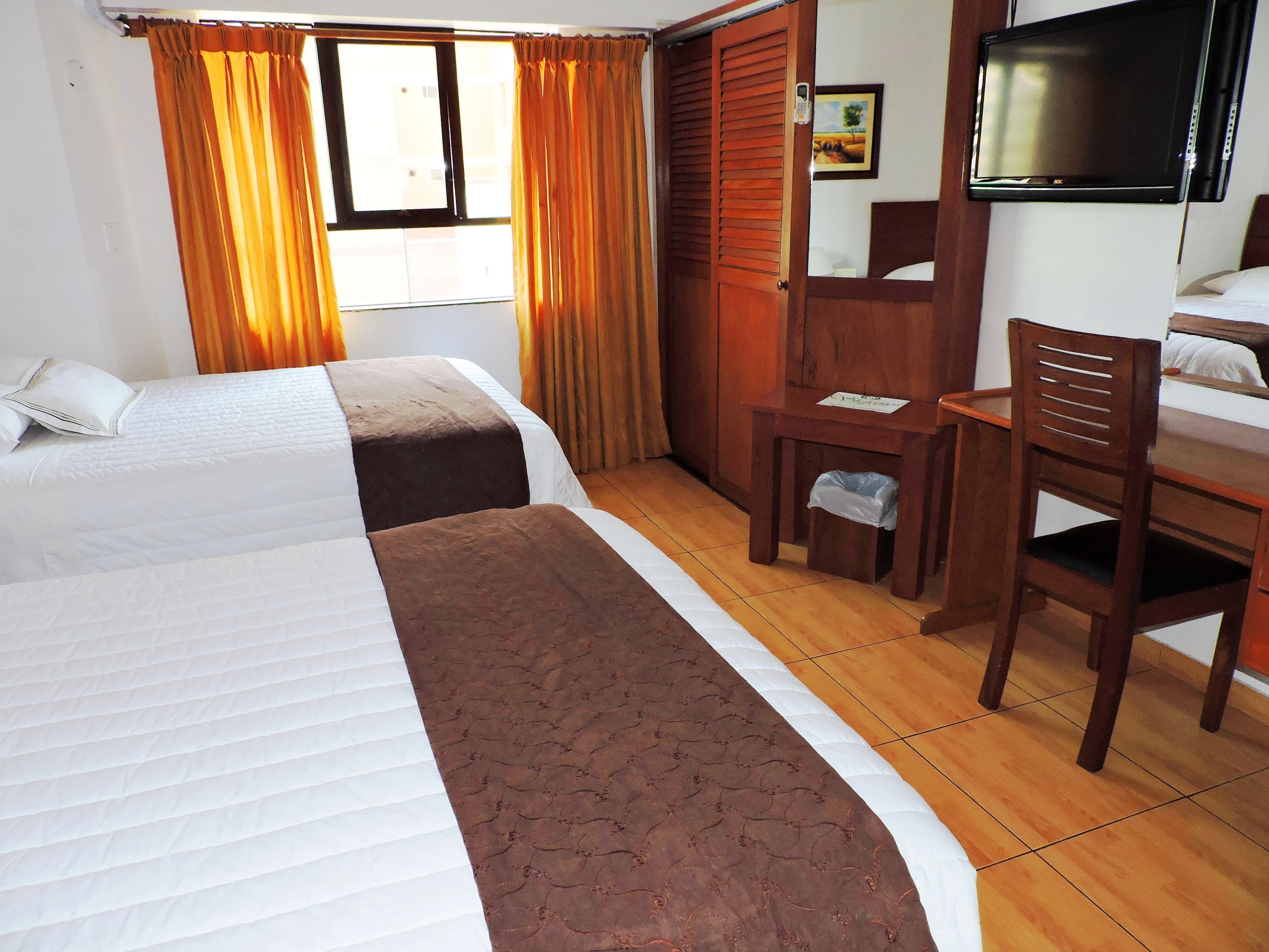 Epiqus Hotel