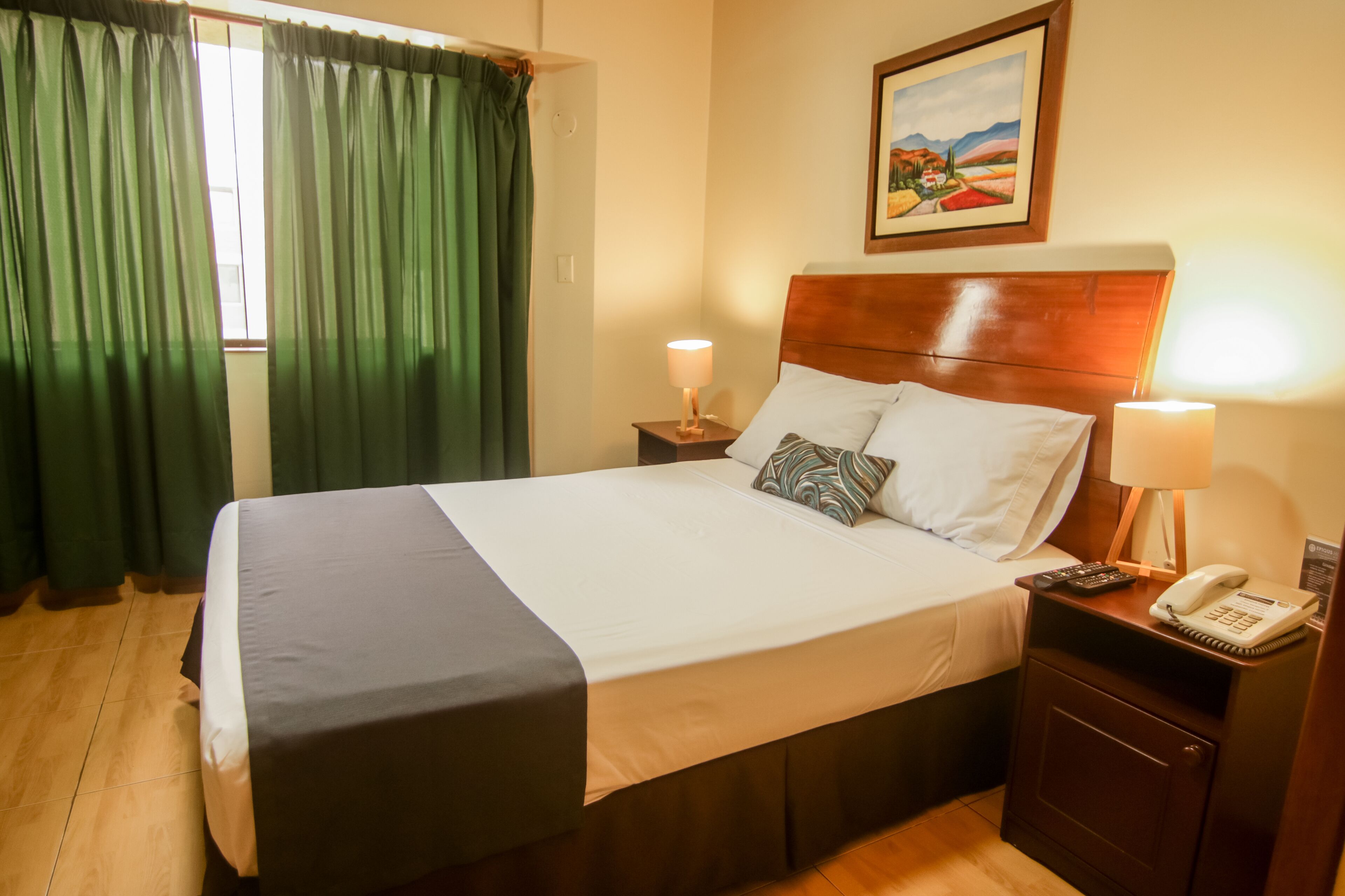 Epiqus Hotel