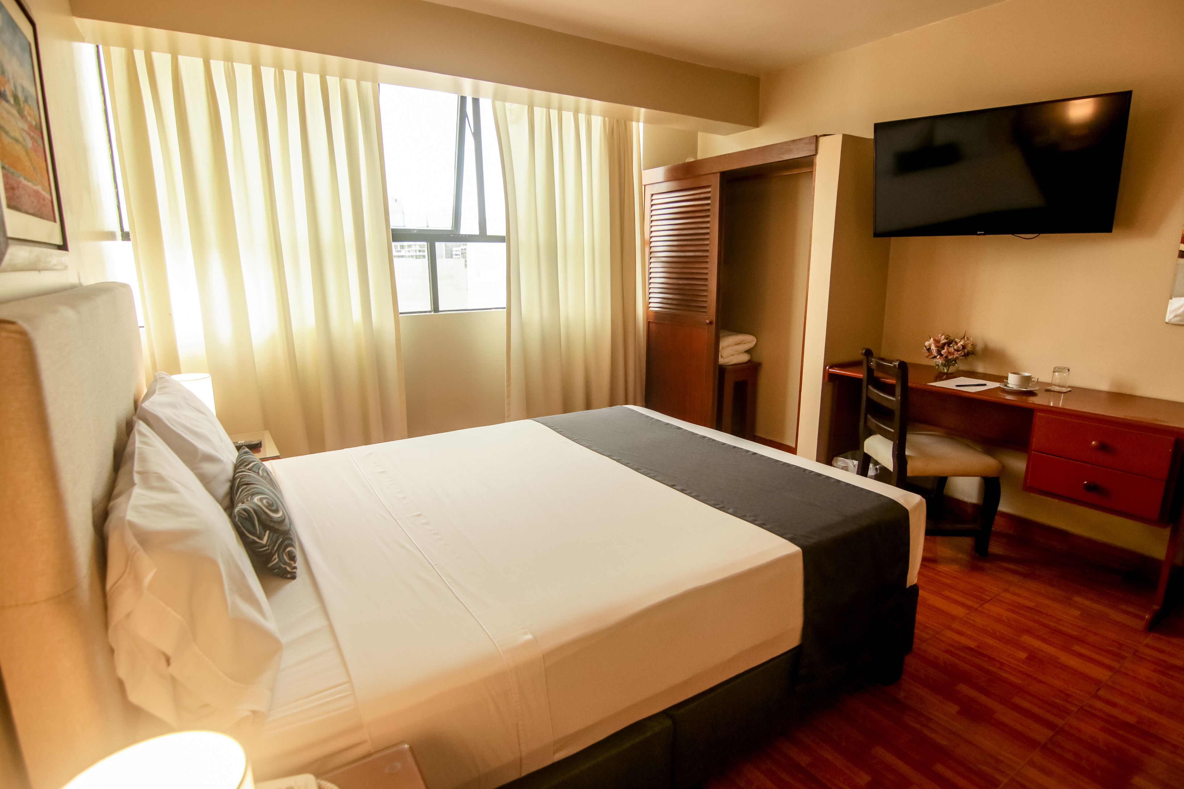 Epiqus Hotel