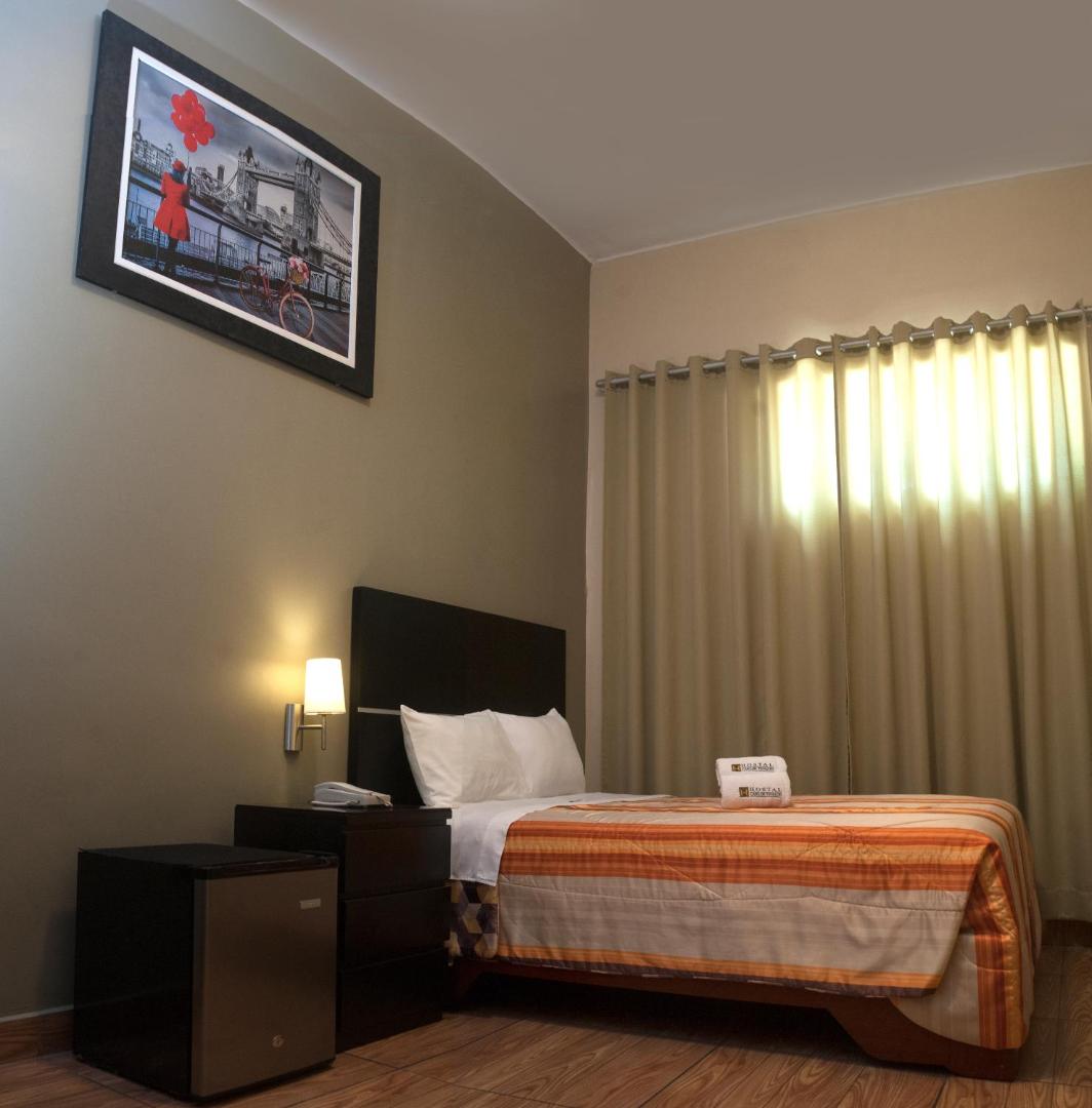 Hostal Carlos Tenaud