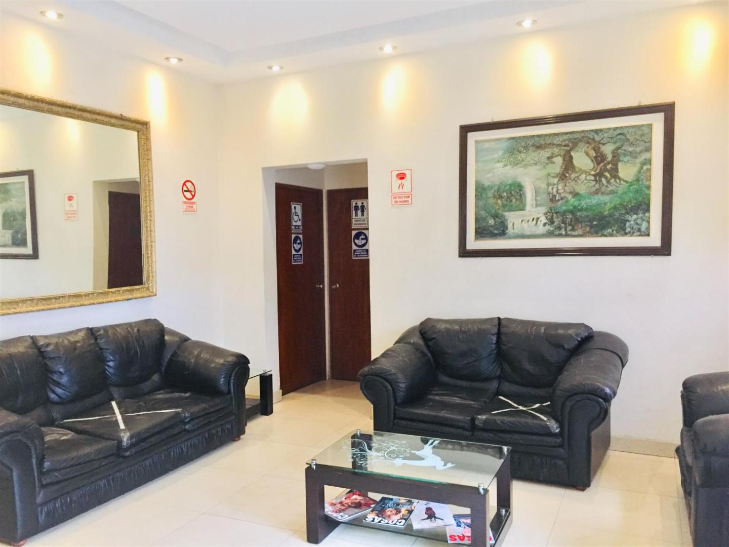 Hostal Carlos Tenaud