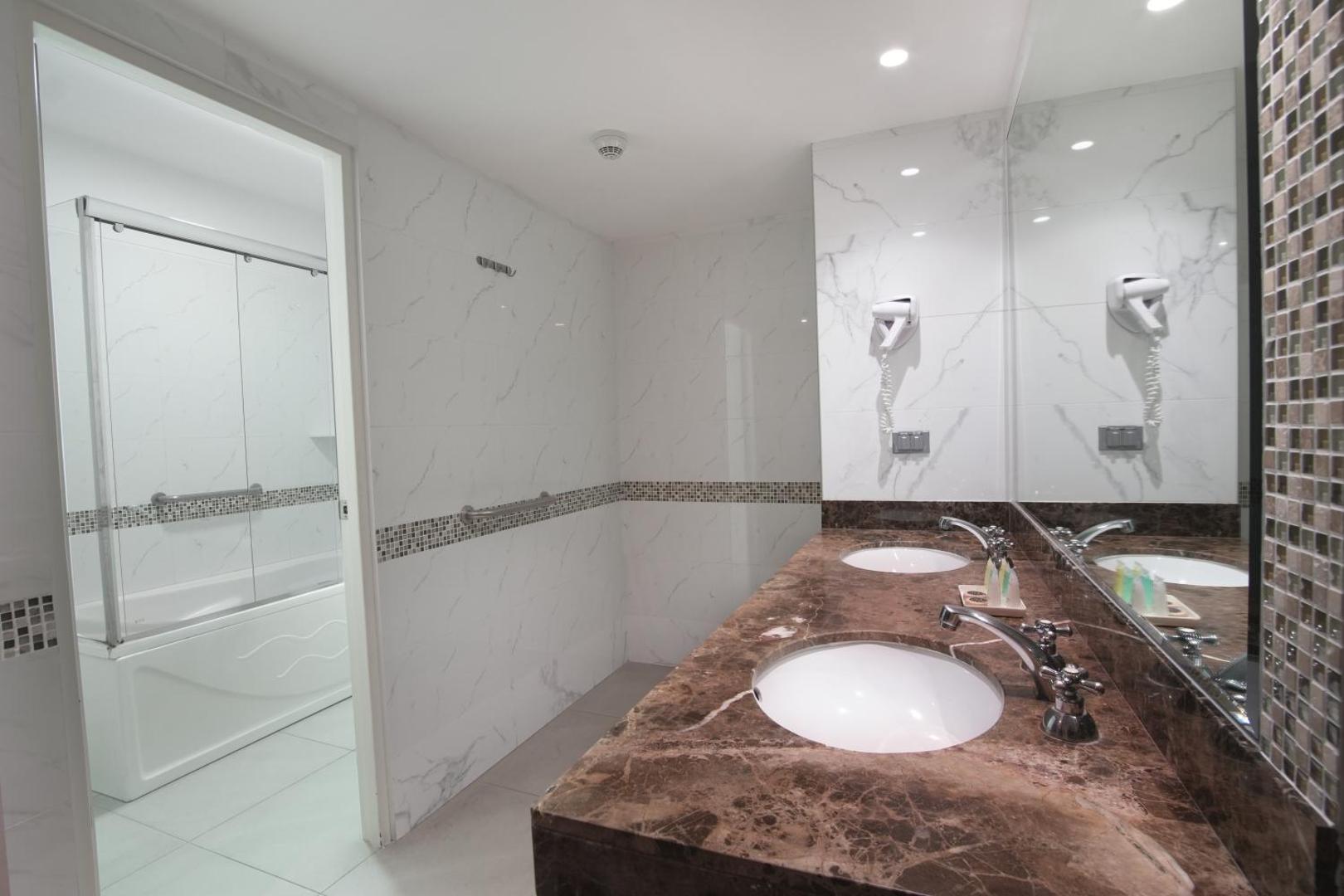 Hotel Britania Crystal Collection
