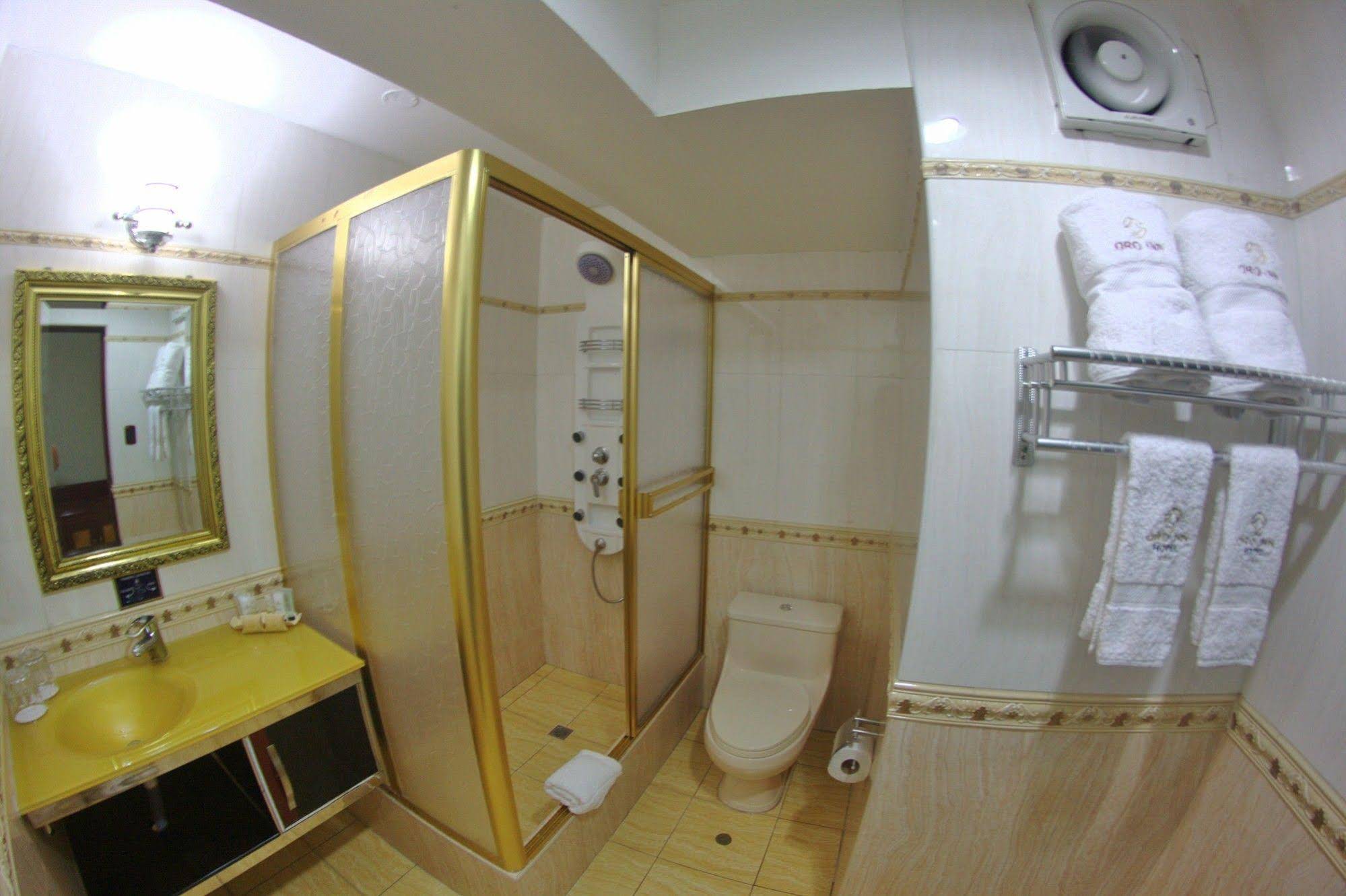 Hotel Oro Inn