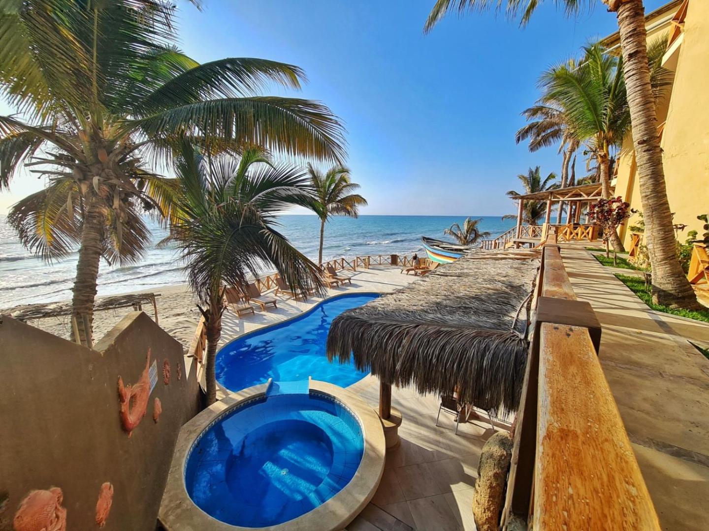 Máncora Beach Bungalows