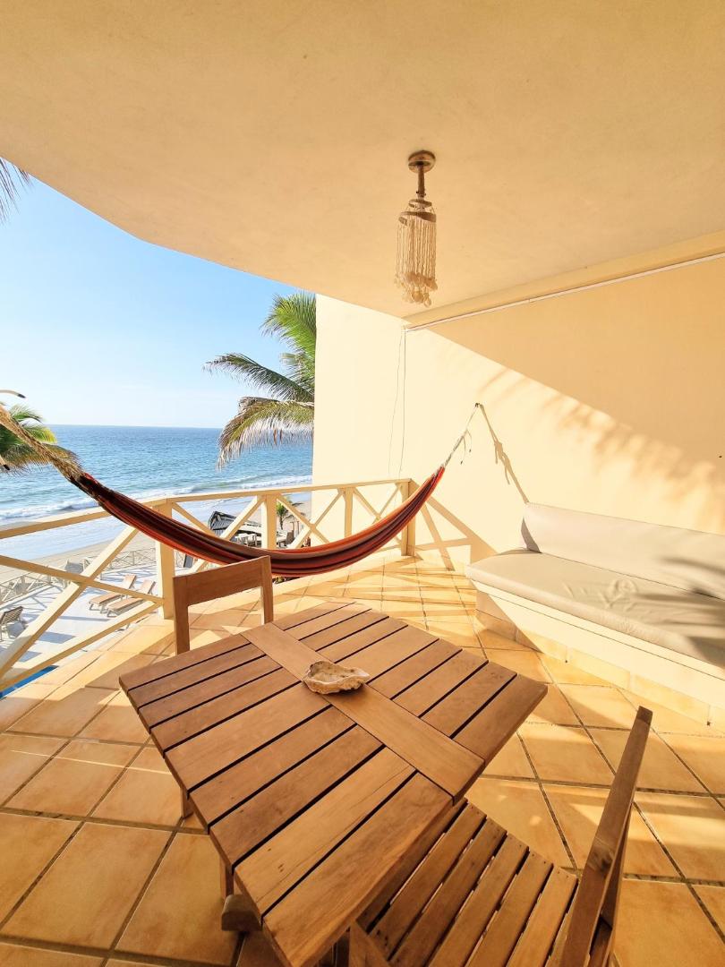 Máncora Beach Bungalows
