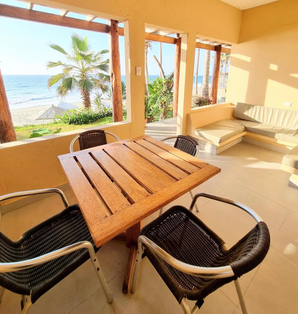 Máncora Beach Bungalows