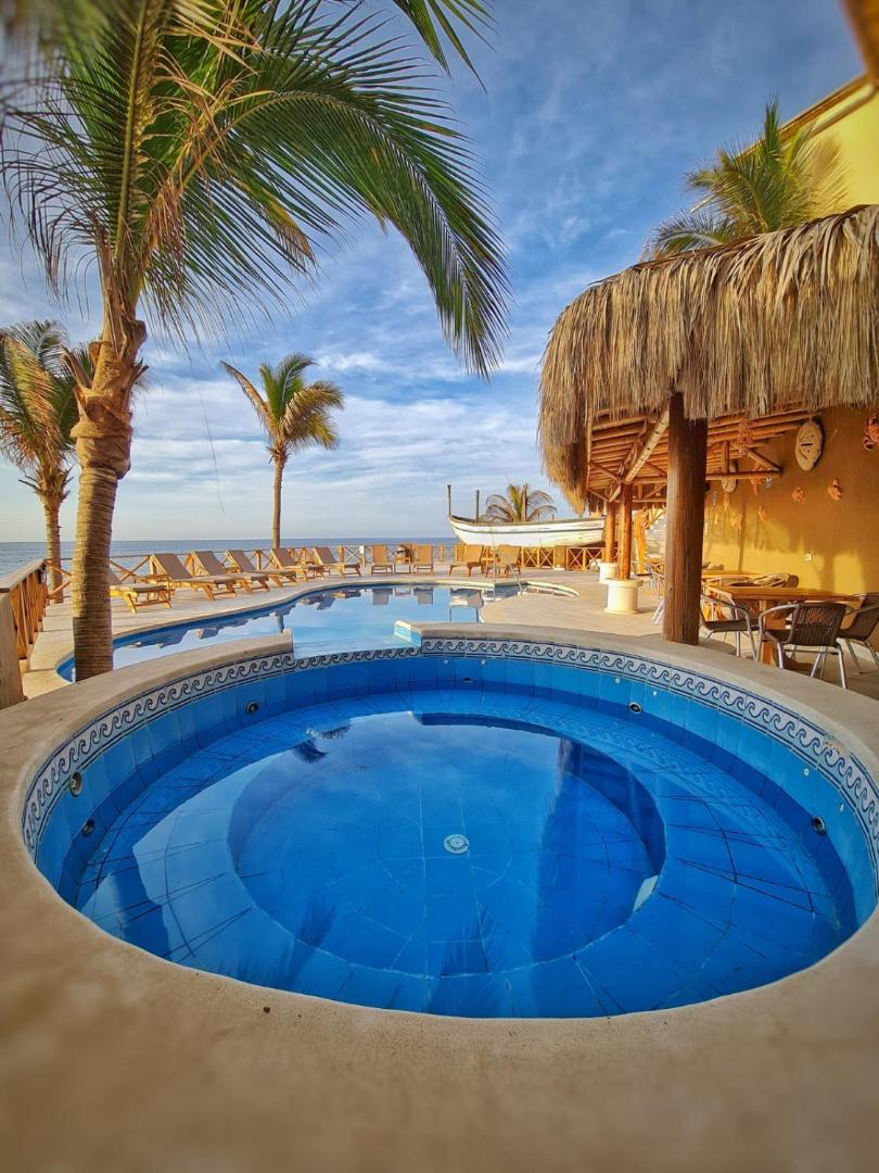 Máncora Beach Bungalows