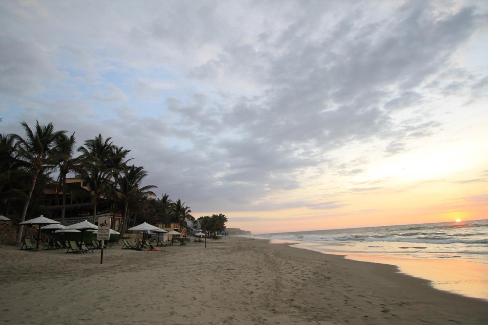 Máncora Beach Bungalows