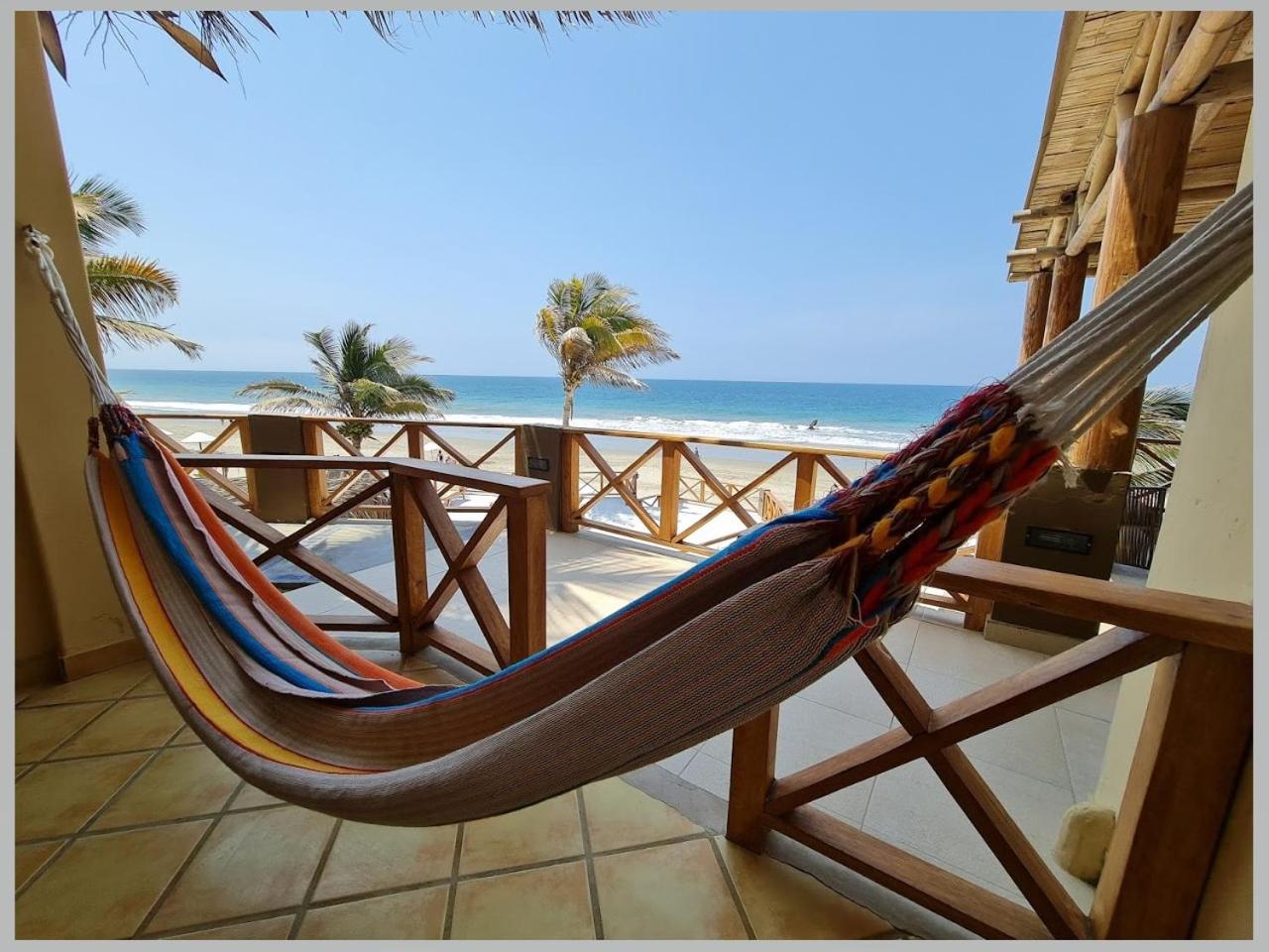 Máncora Beach Bungalows