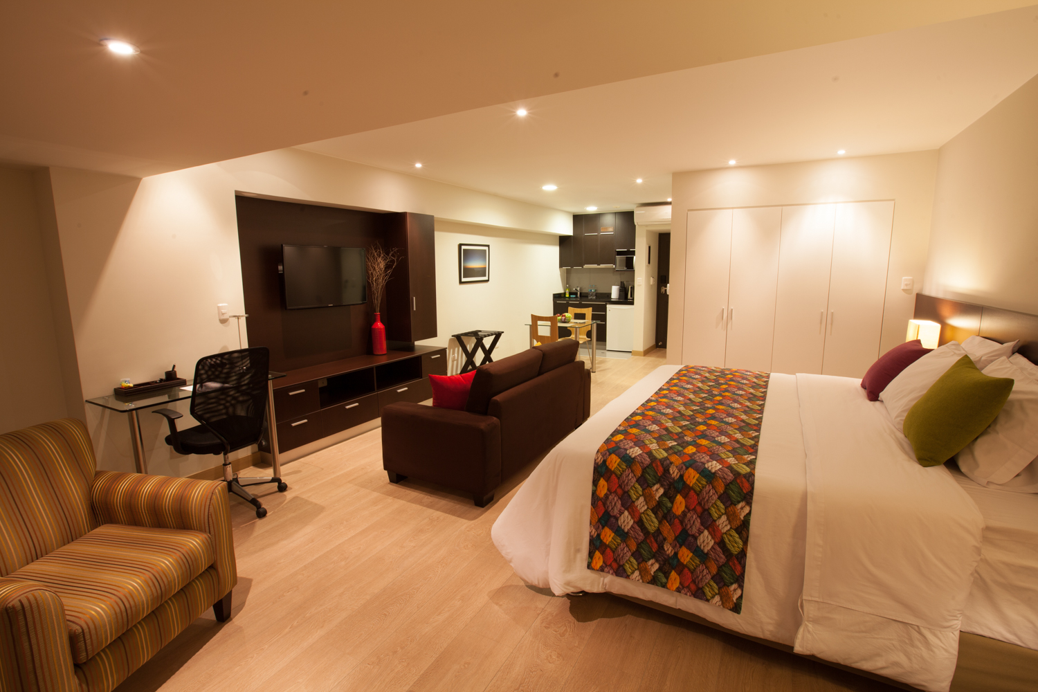 2W Apartments Service - Diez Canseco