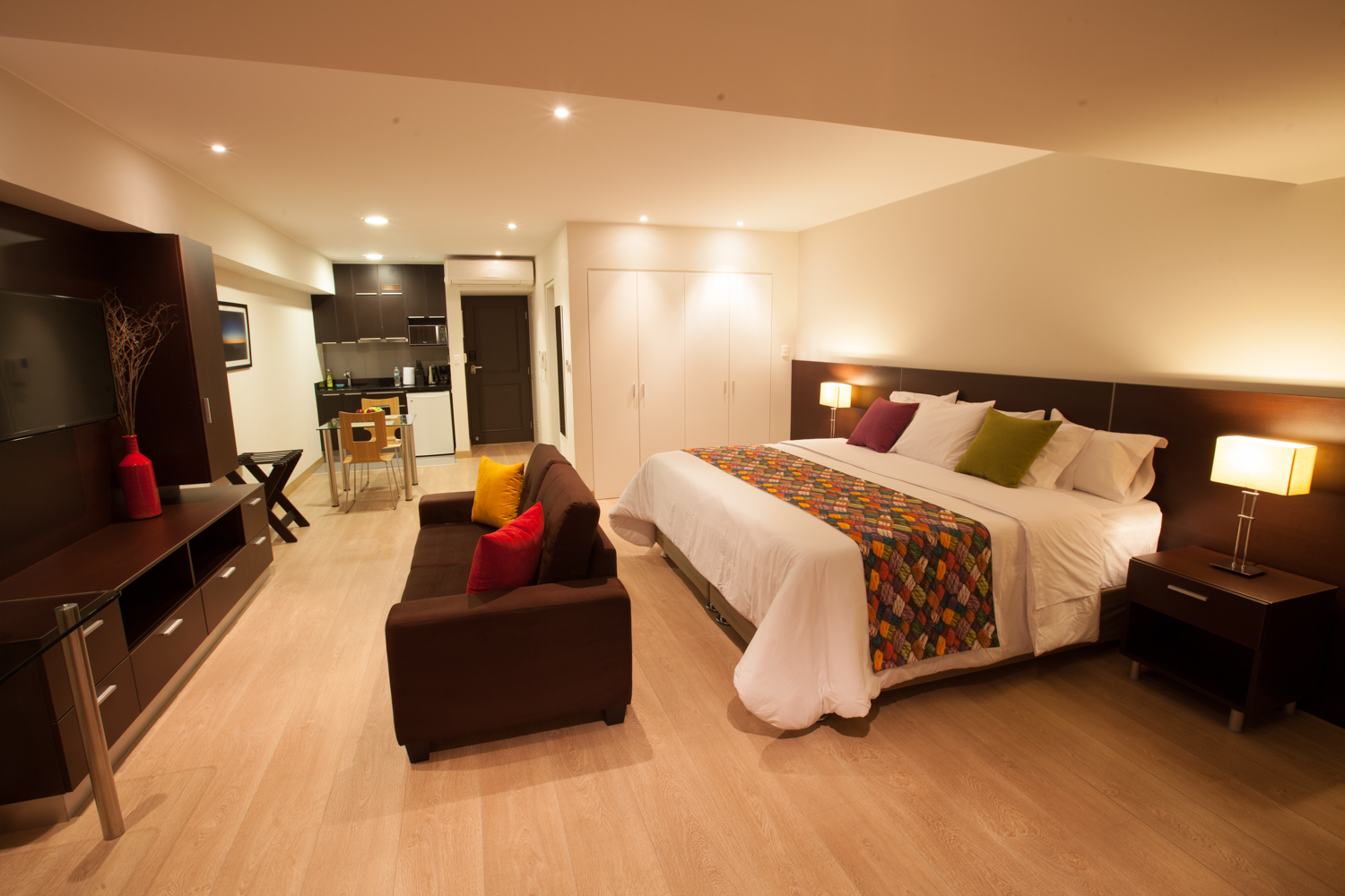 2W Apartments Service - Diez Canseco