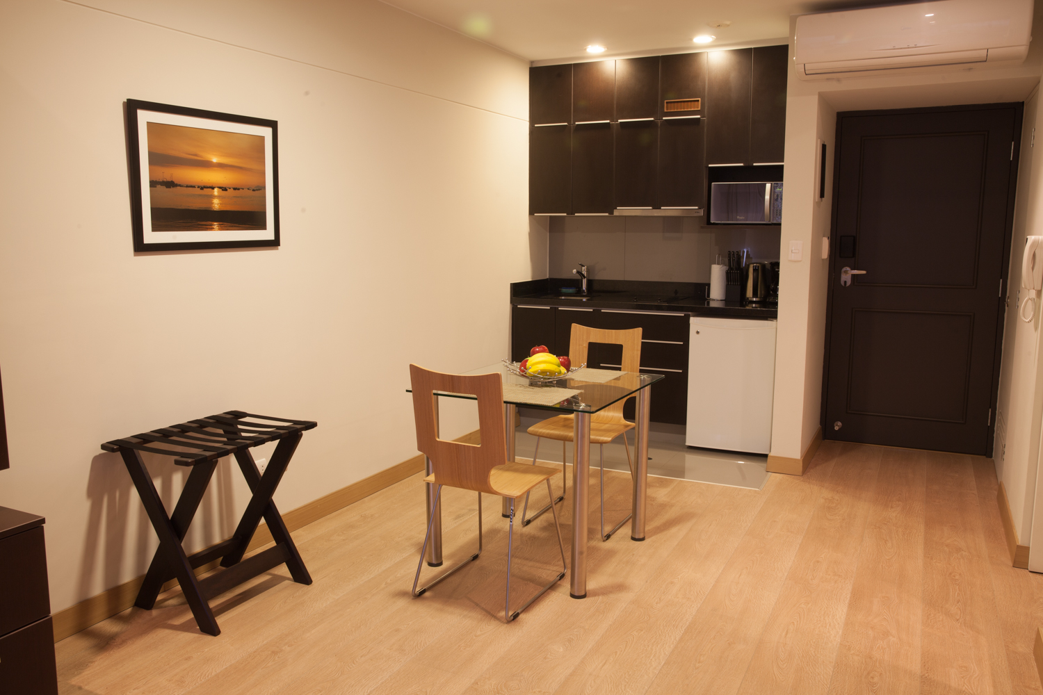 2W Apartments Service - Diez Canseco