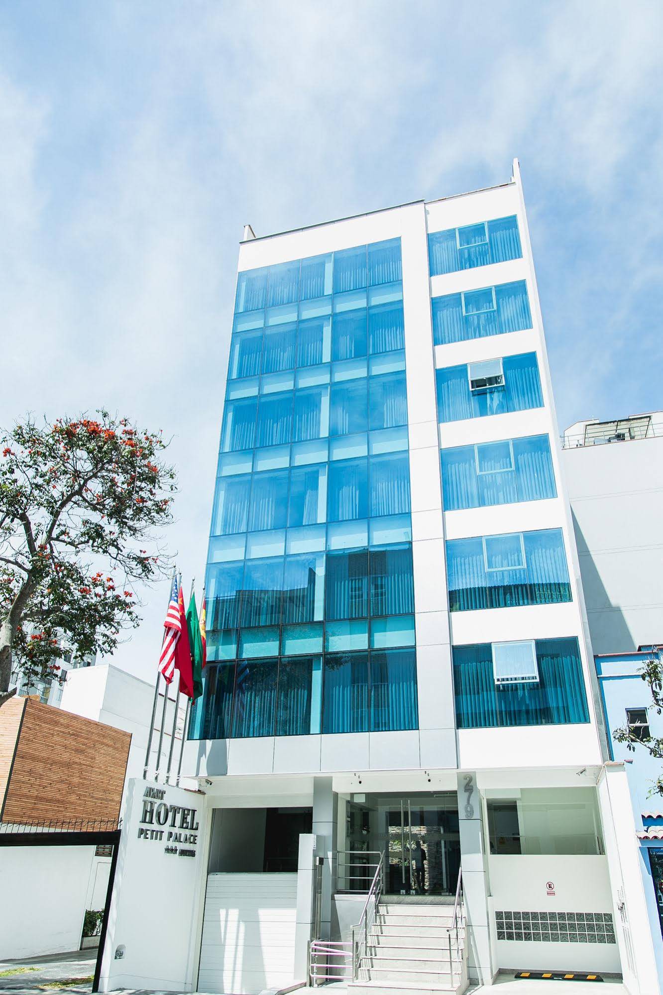 Petit Palace Apart Hotel Suites