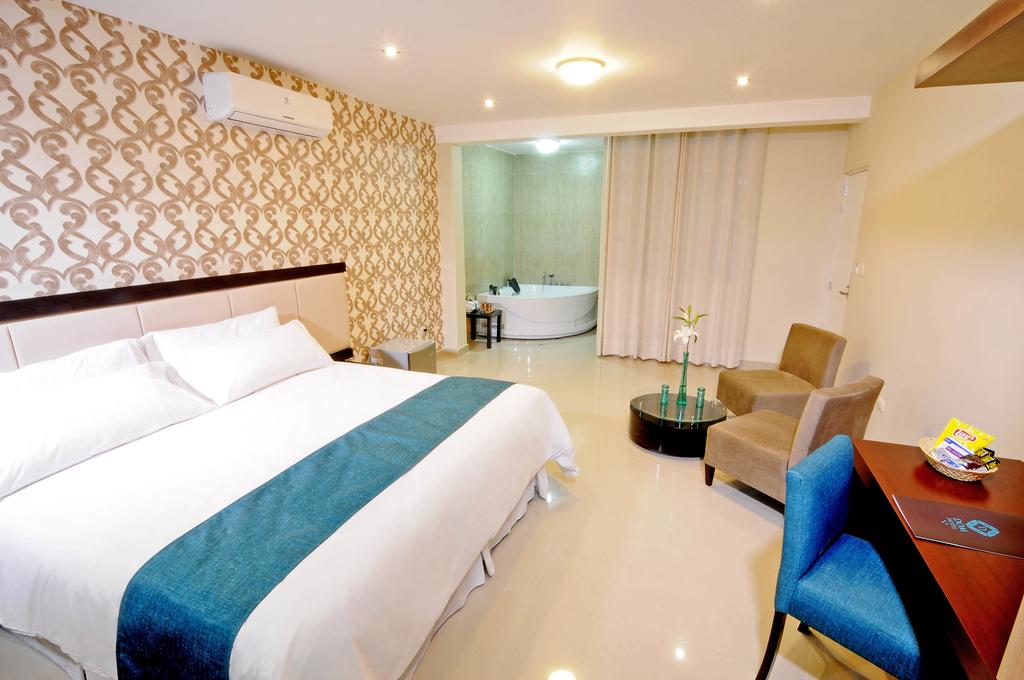 Dom Hotel
