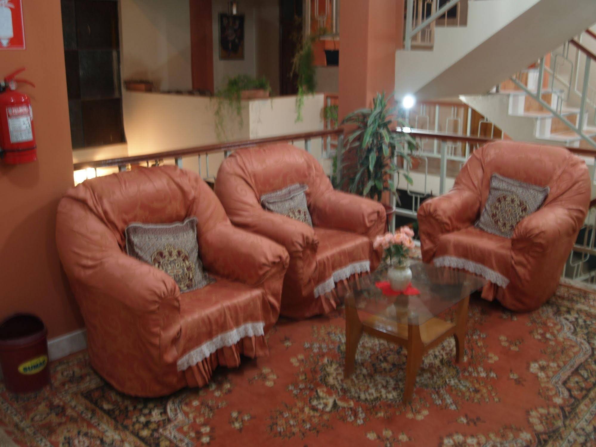 America Inn Puno