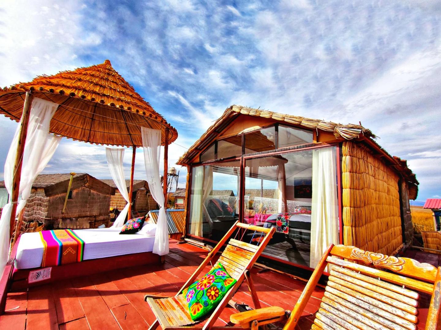 Uros Qhantany Lodge