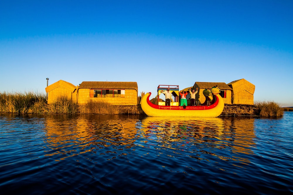 Uros Qhota Uta Lodge