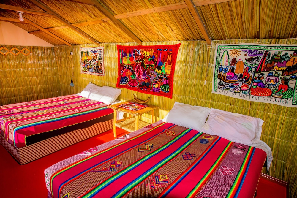 Uros Qhota Uta Lodge