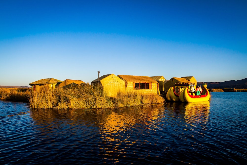 Uros Qhota Uta Lodge