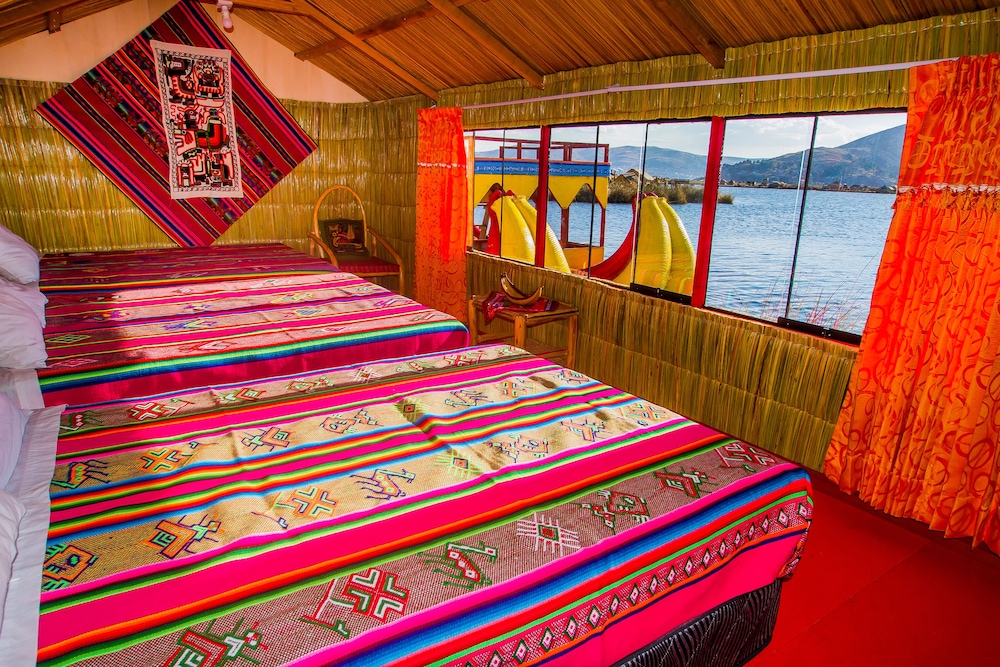 Uros Qhota Uta Lodge