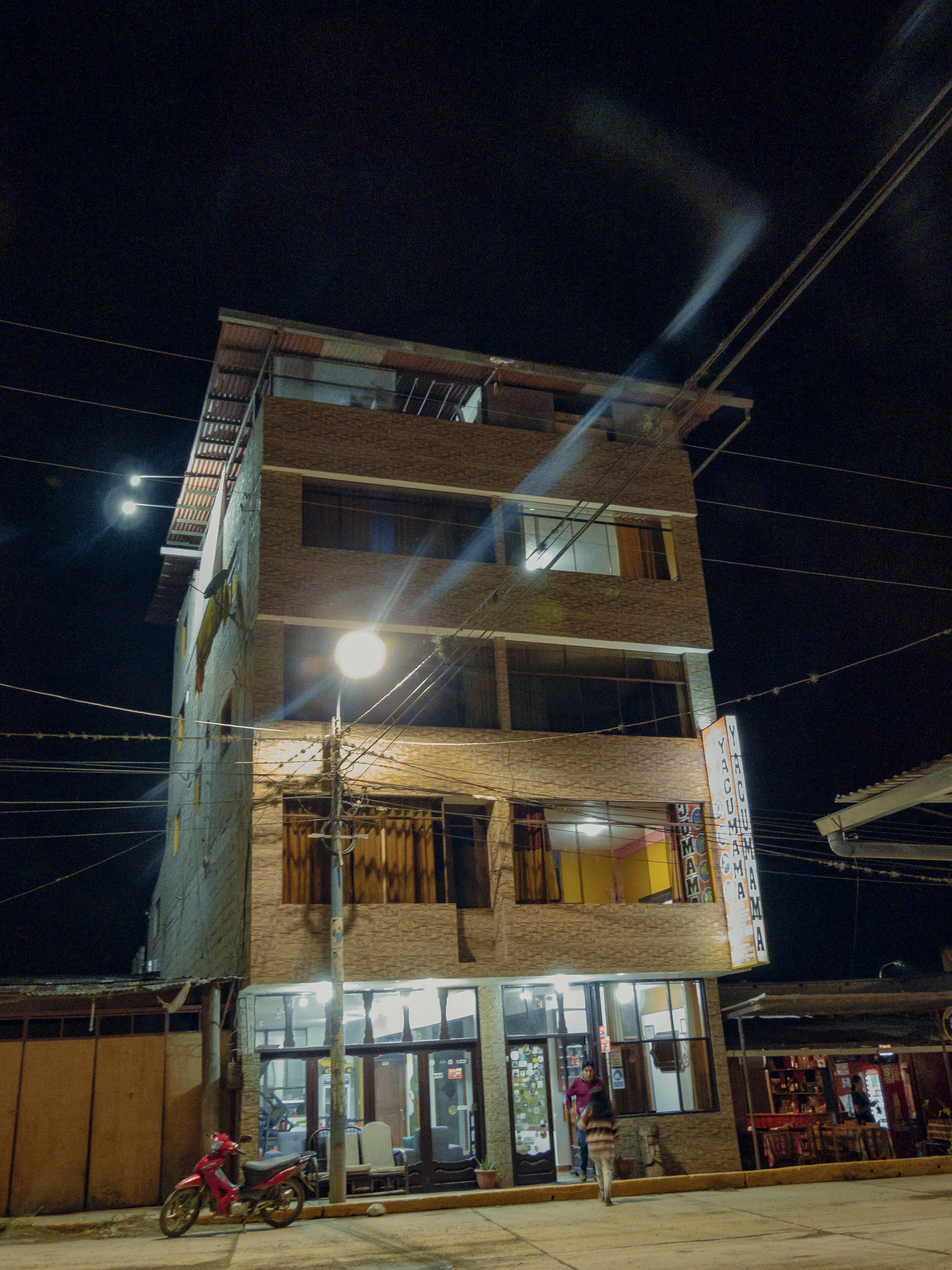Yakumama Hotel