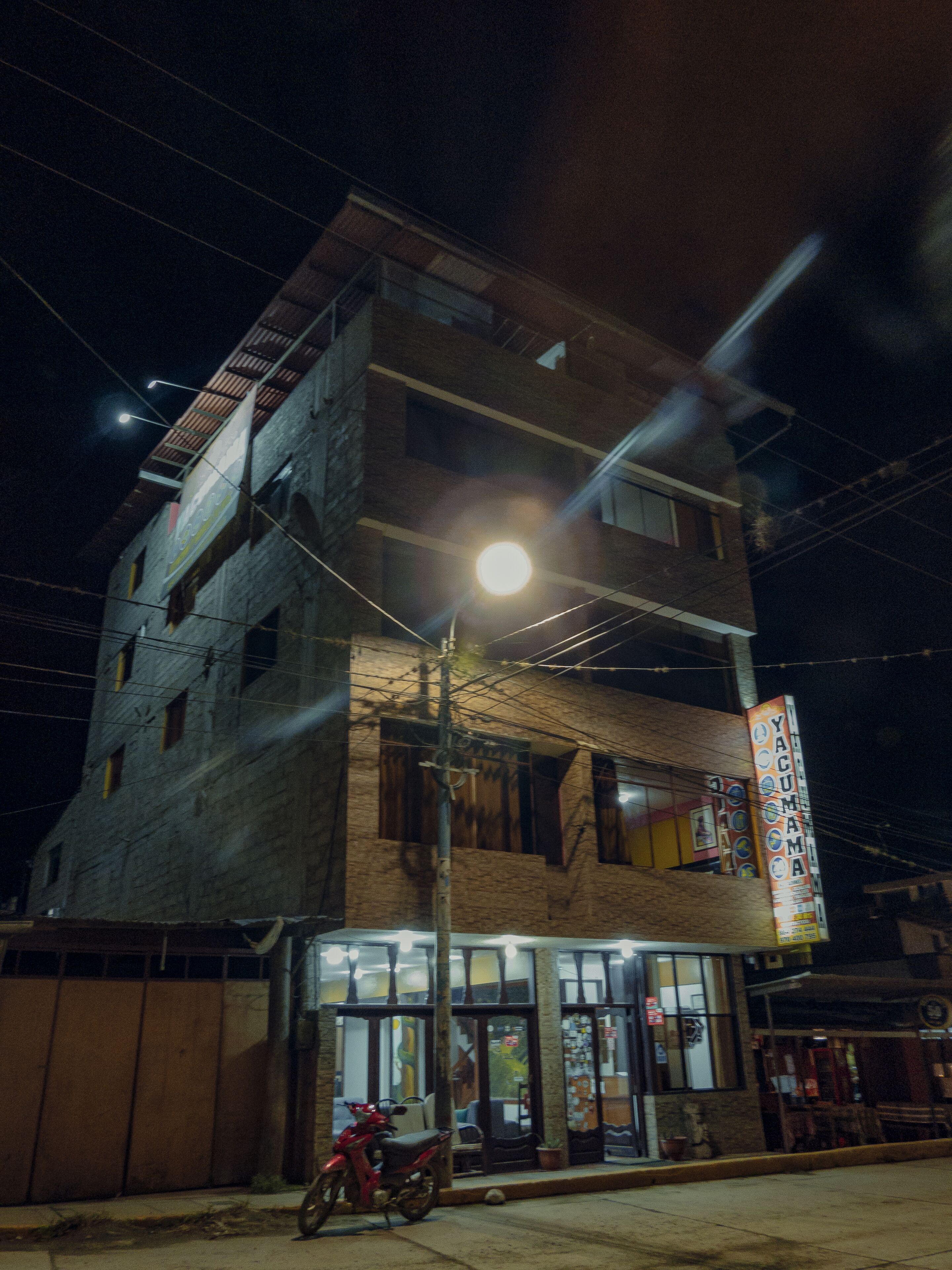 Yakumama Hotel