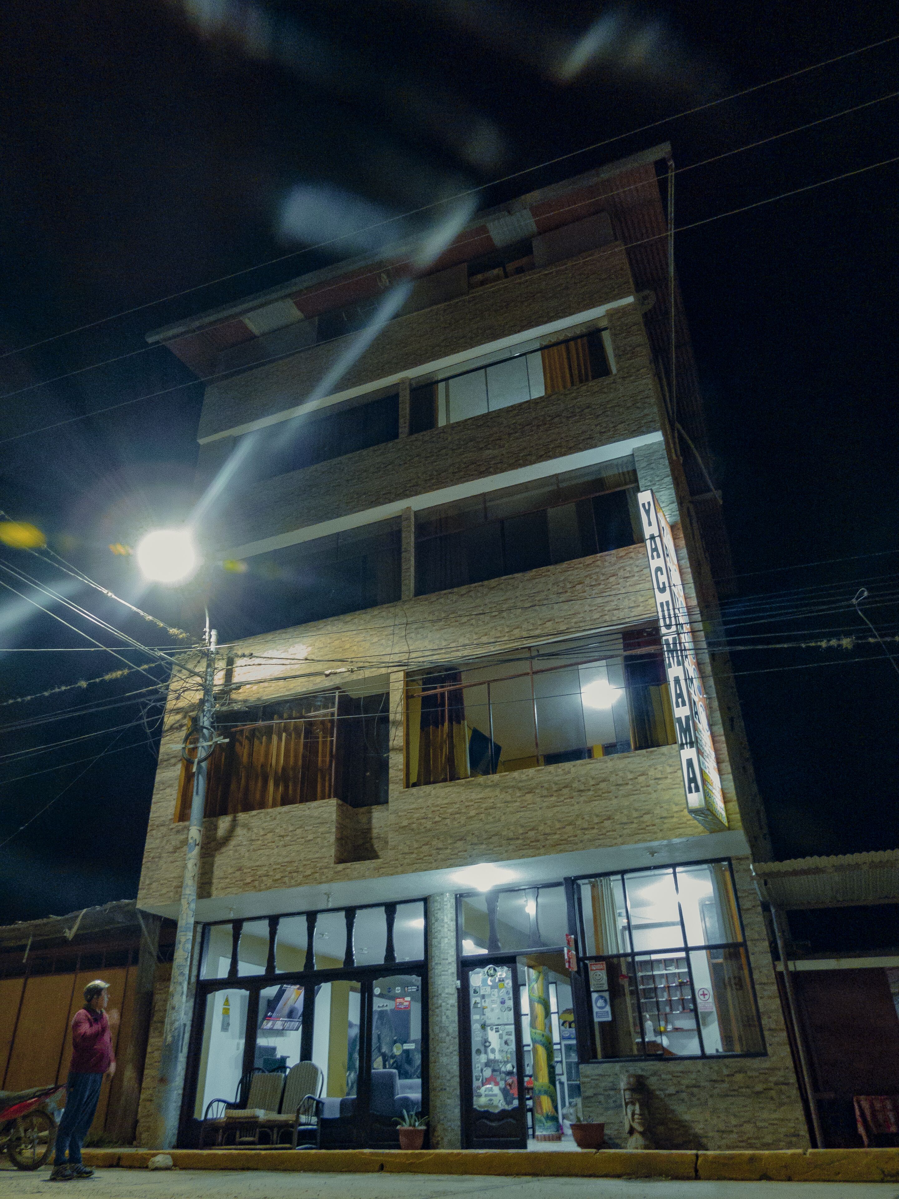 Yakumama Hotel