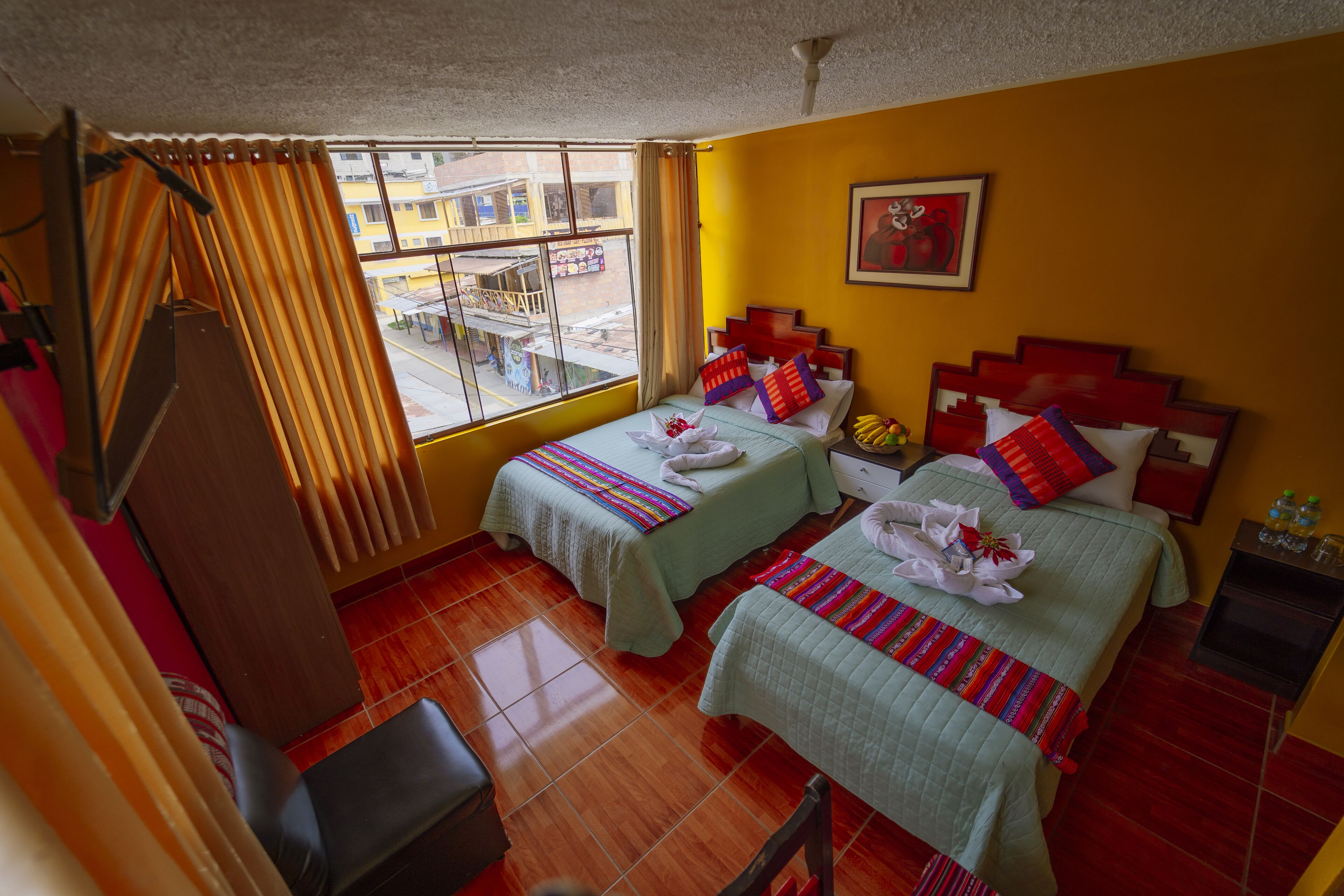 Yakumama Hotel