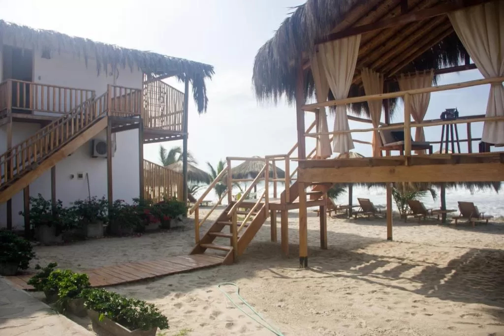 Baja Canoas Hotel