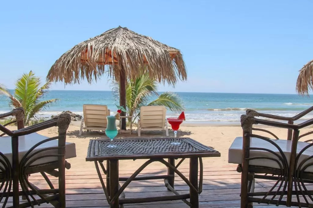 Baja Canoas Hotel