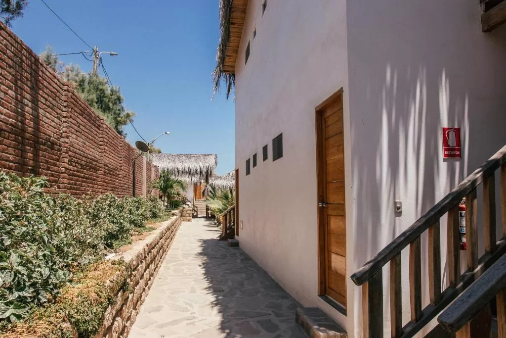 Baja Canoas Hotel