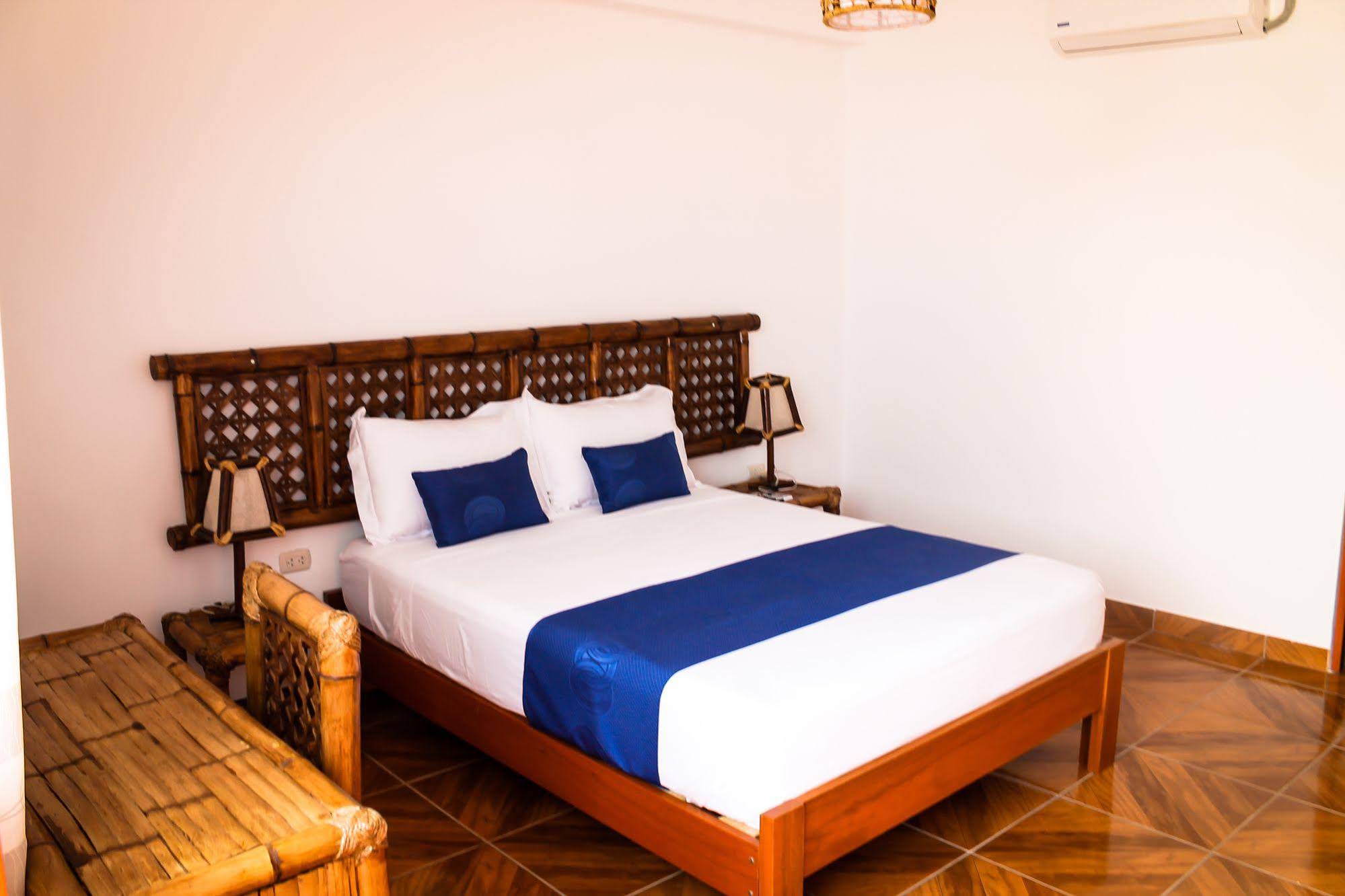 Nauti-k Beach Hotel