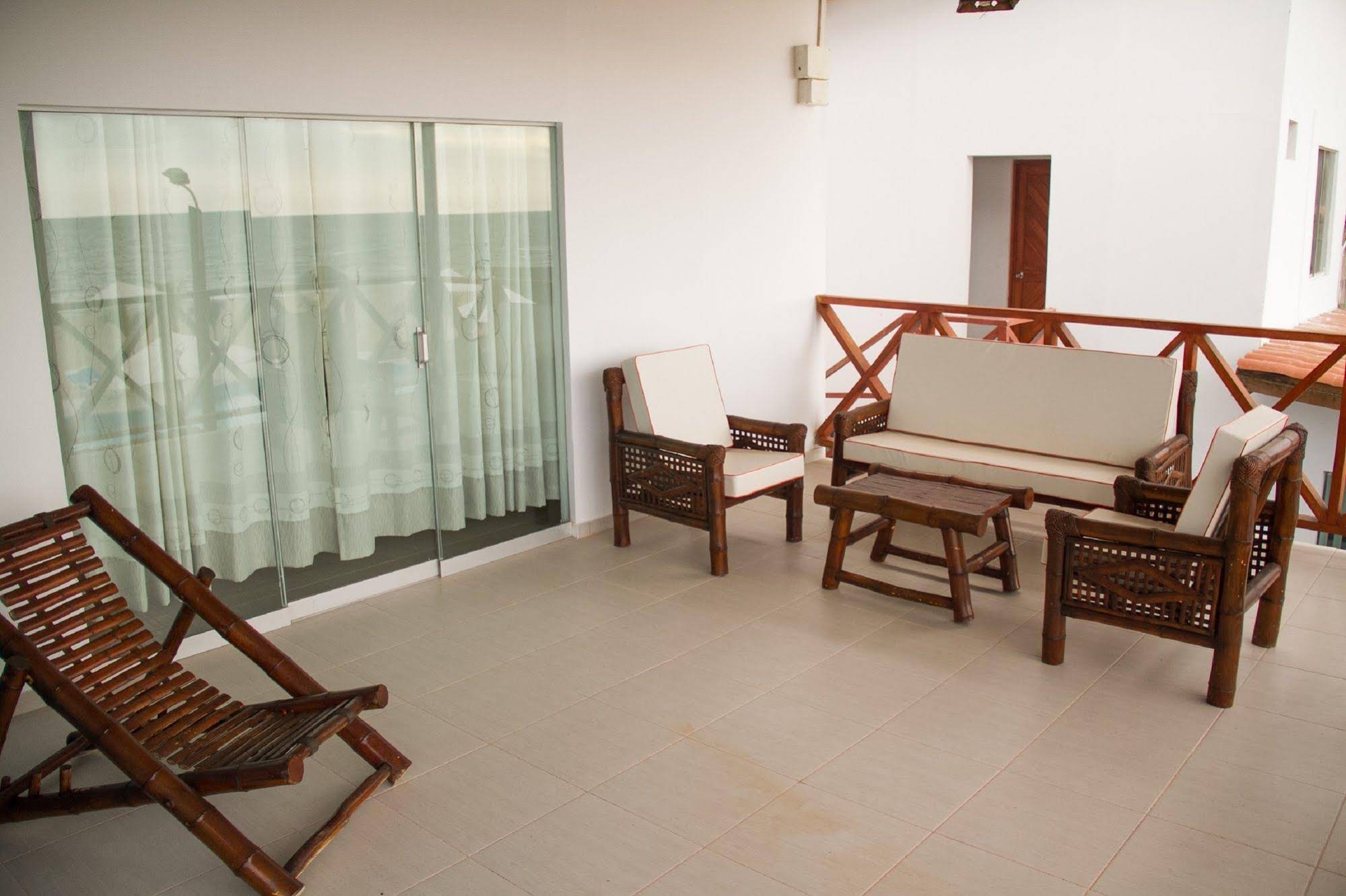 Nauti-k Beach Hotel