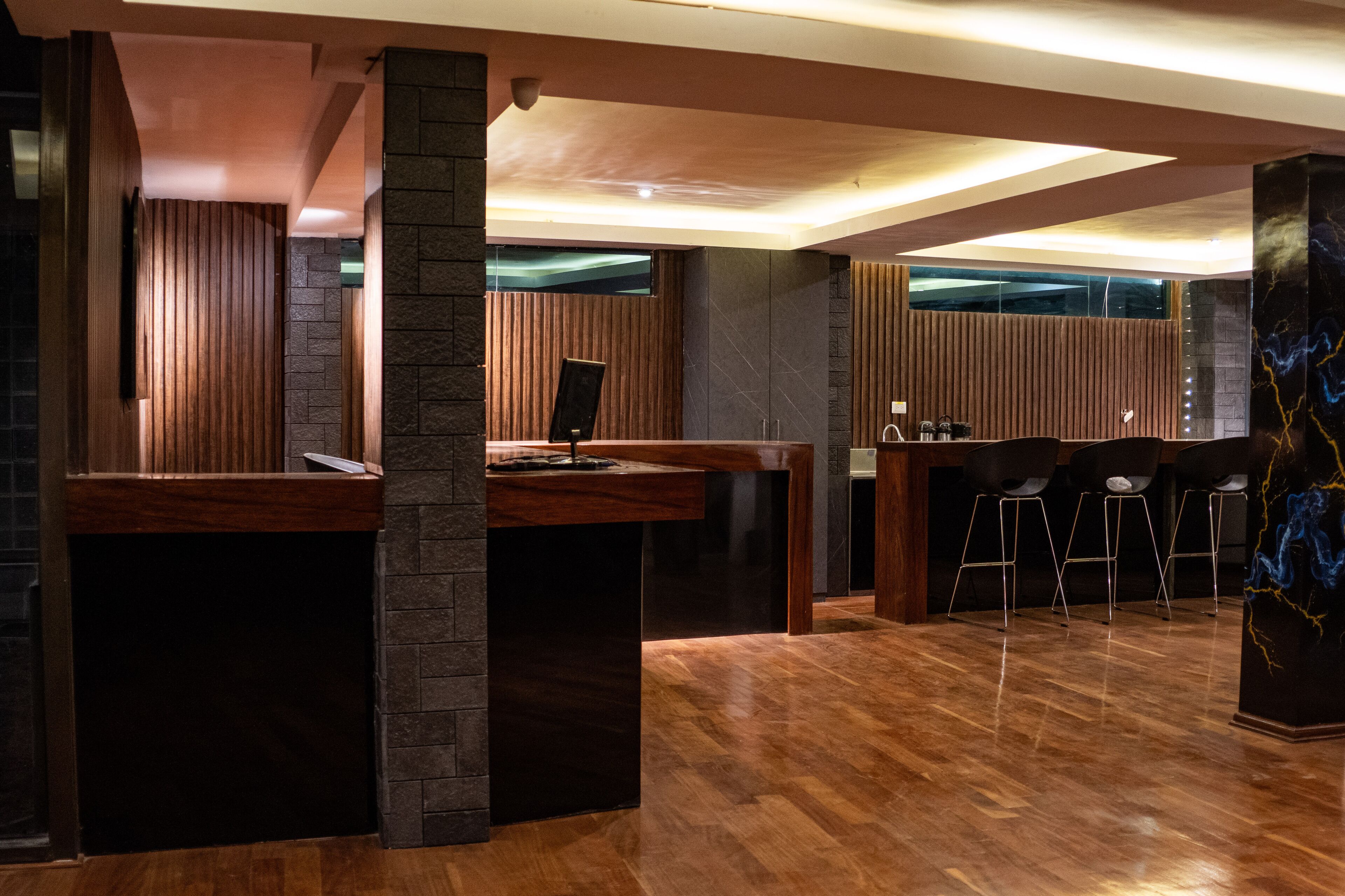 Hotel California Urubamba