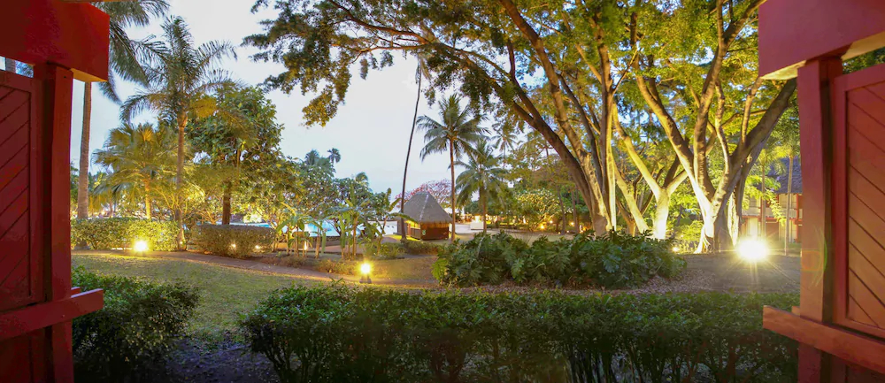 Tahiti Ia Ora Beach Resort - Managed by Sofitel