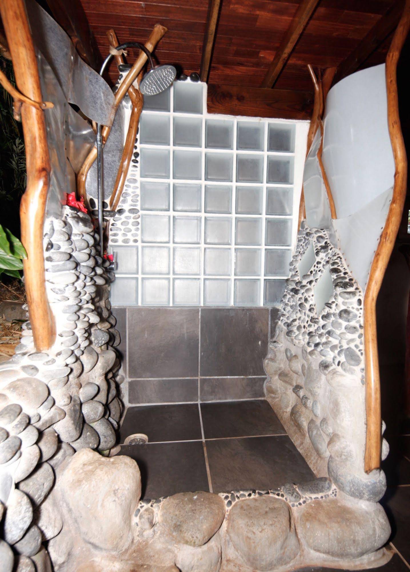 Vanira Lodge